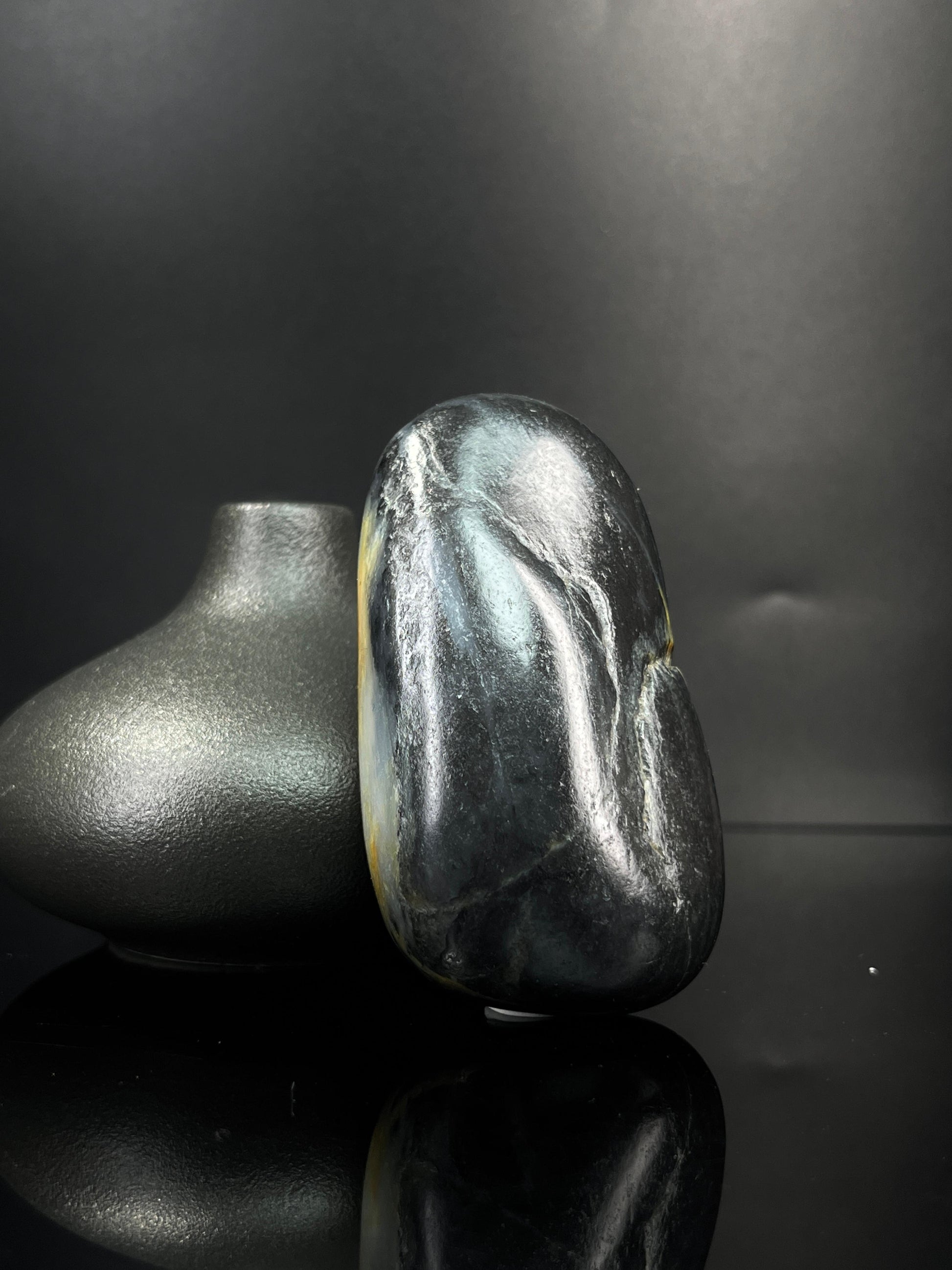 新疆和田玉青花籽料原石（yc241946）