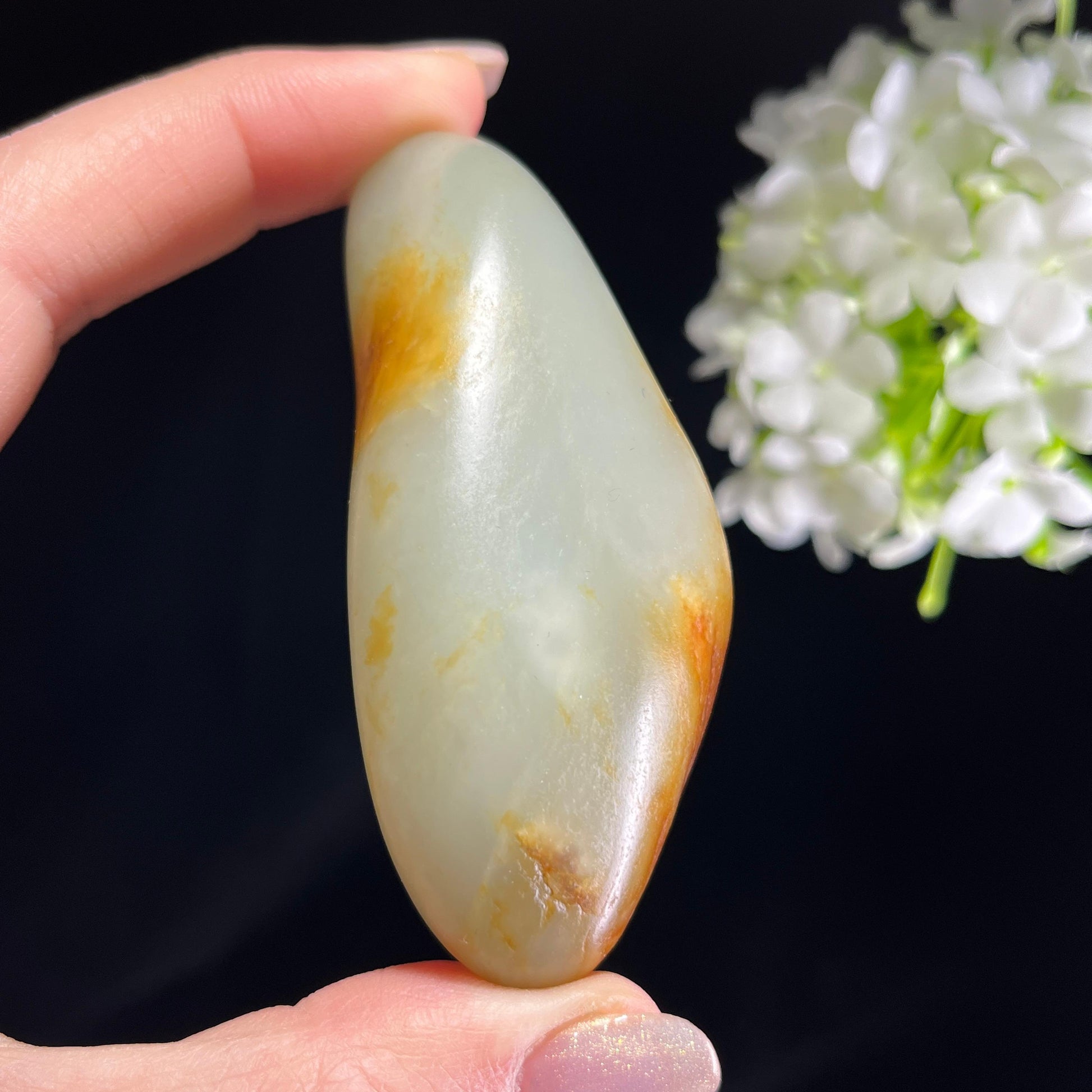 和田玉青白玉“金影掠青”聚红皮籽料（yc354463）