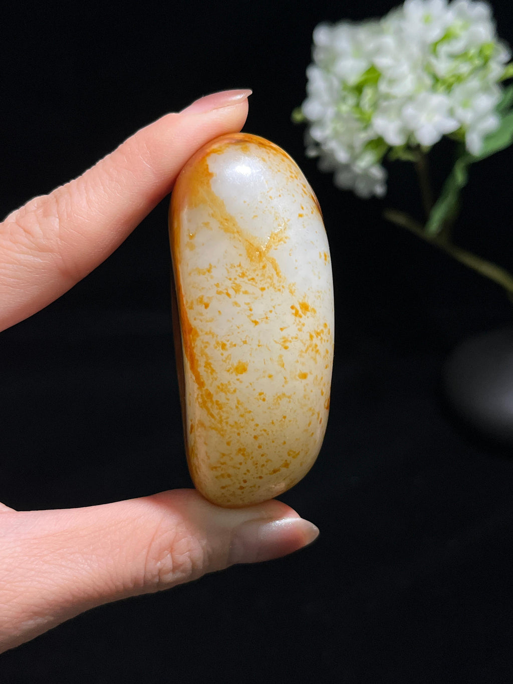 新疆和田玉收藏级聚红皮洒金皮籽料原石（yc253577）