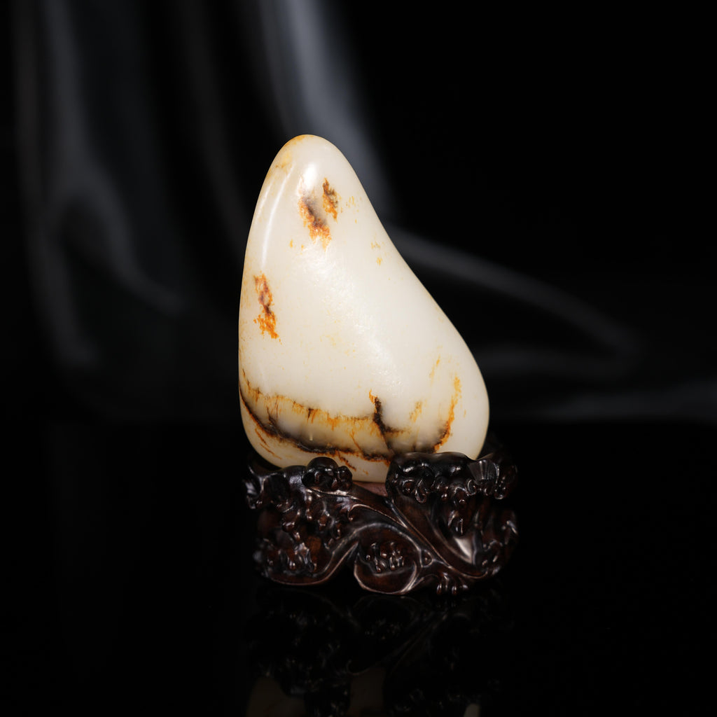 新疆和田玉“黛岭横霜”白玉洒金黑红皮籽料（yc450406）