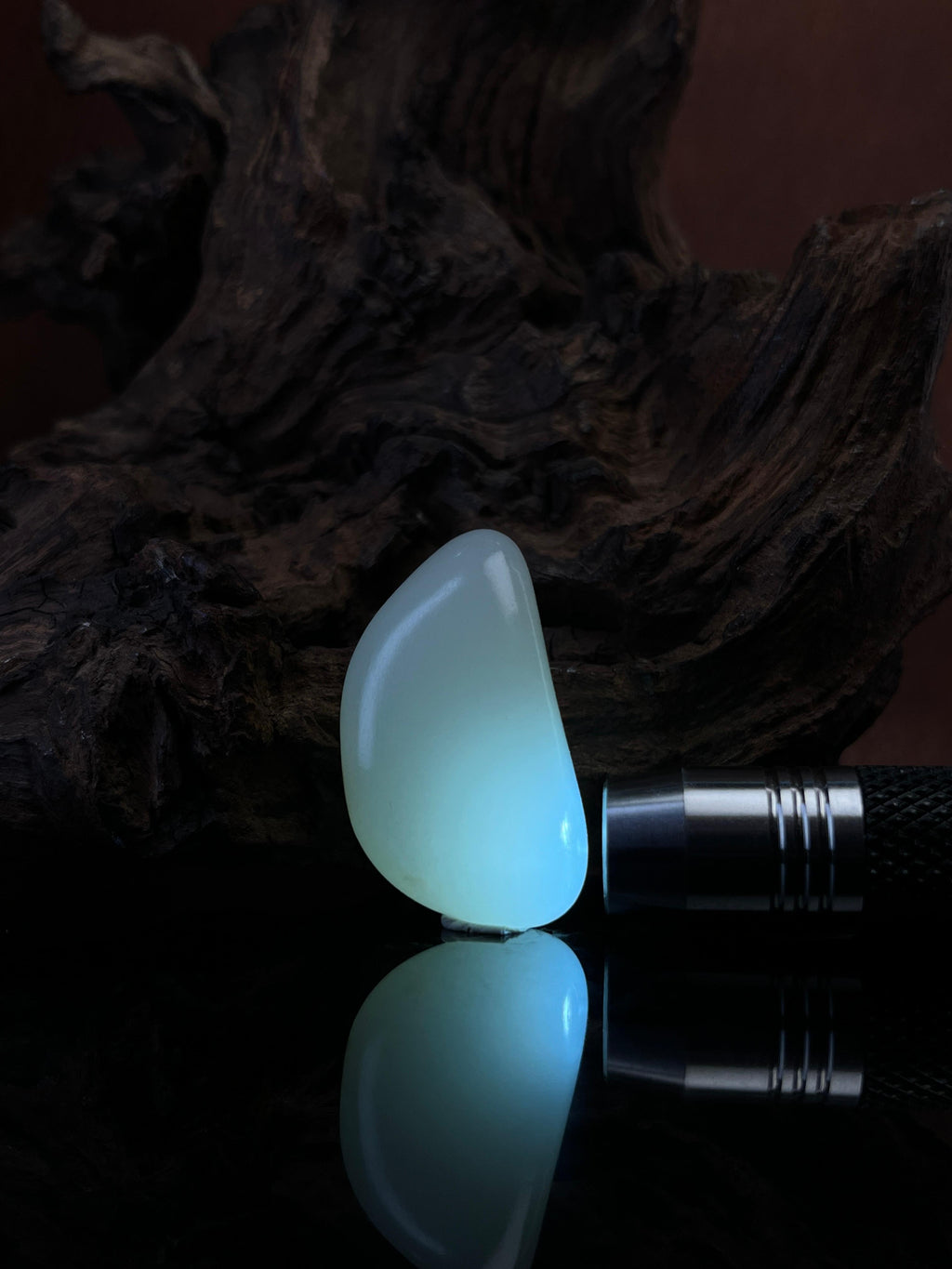 新疆和田玉白带皮籽料原石挂件（yc228172）