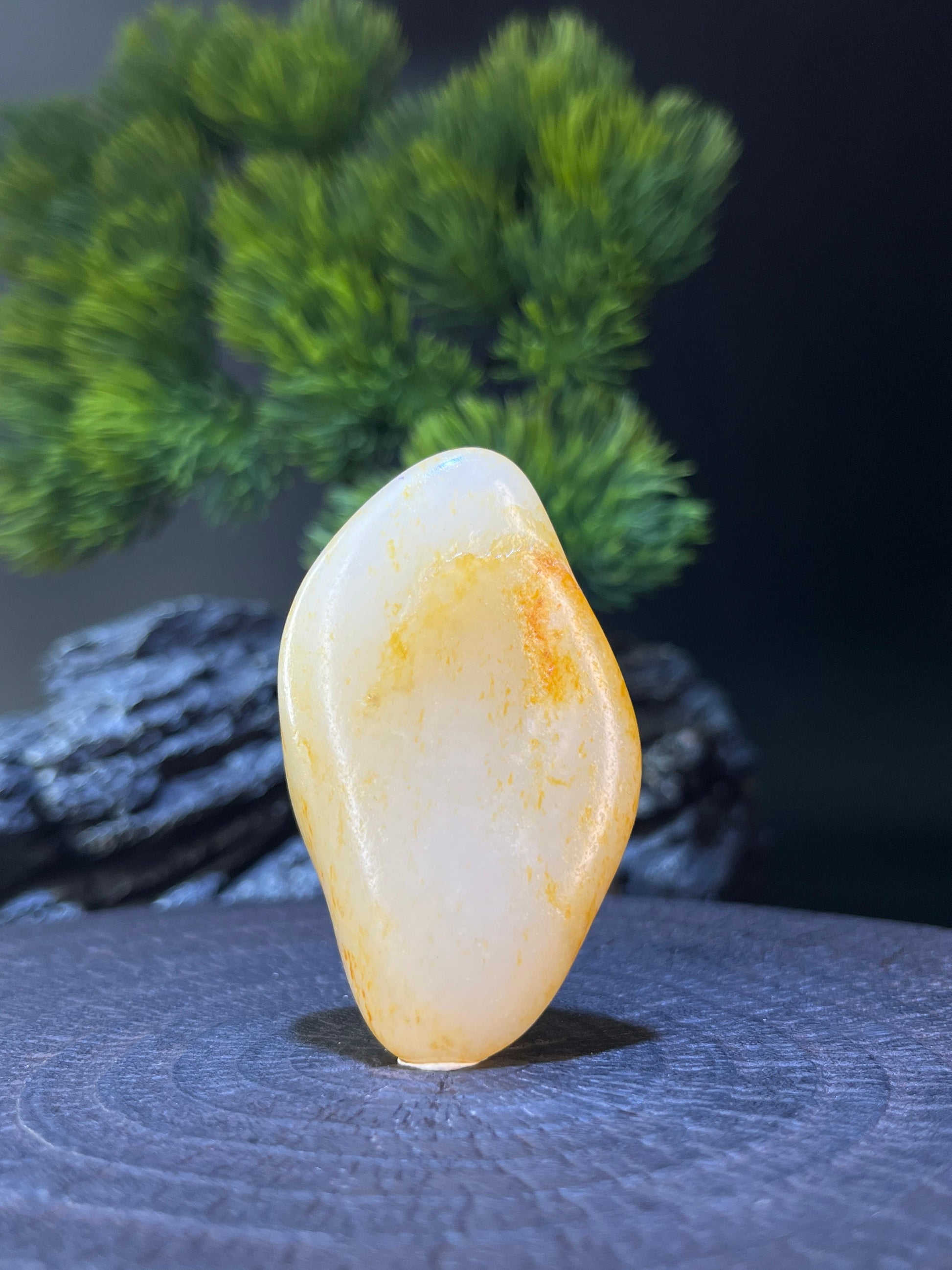 和田玉洒金皮籽料挂件（yc228083）