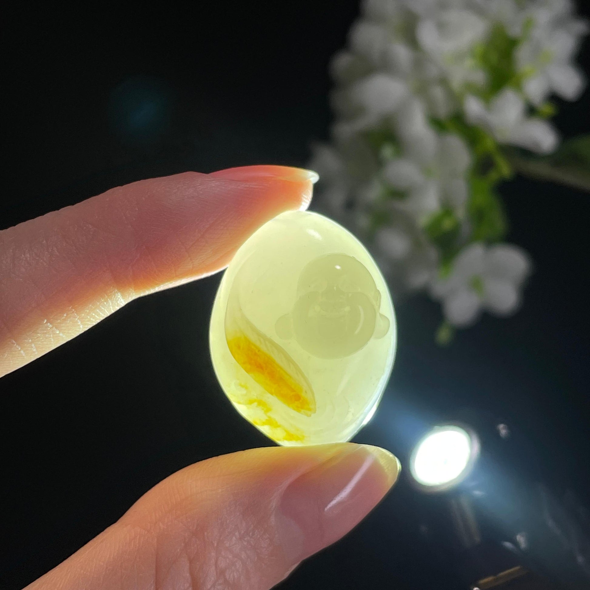 和田玉白玉洒金皮“佛照金芒”弥勒佛雕刻挂件（yc316489）