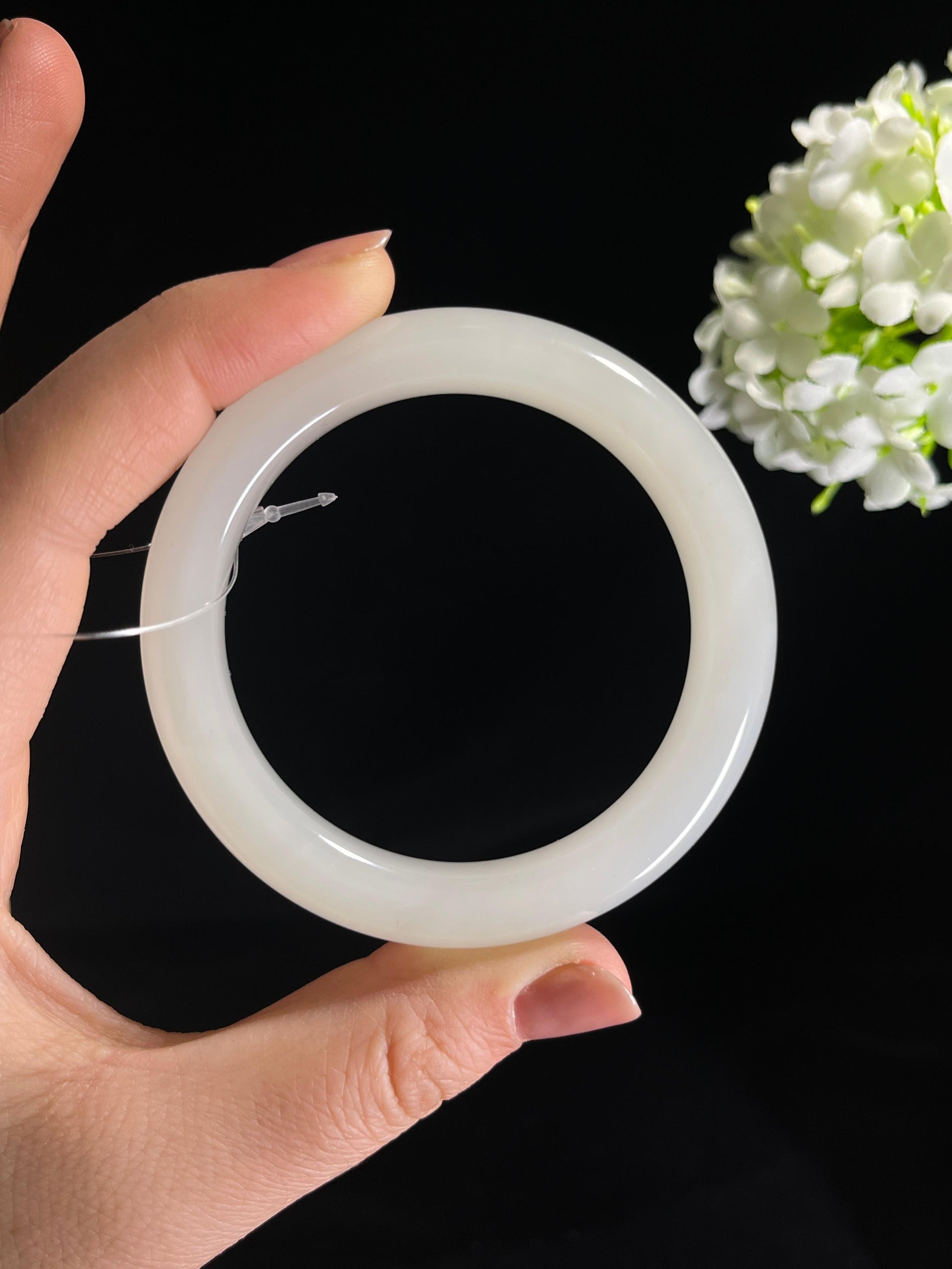 新疆天然和田玉“月凝霜”白玉手镯（卡55）（yc277849）