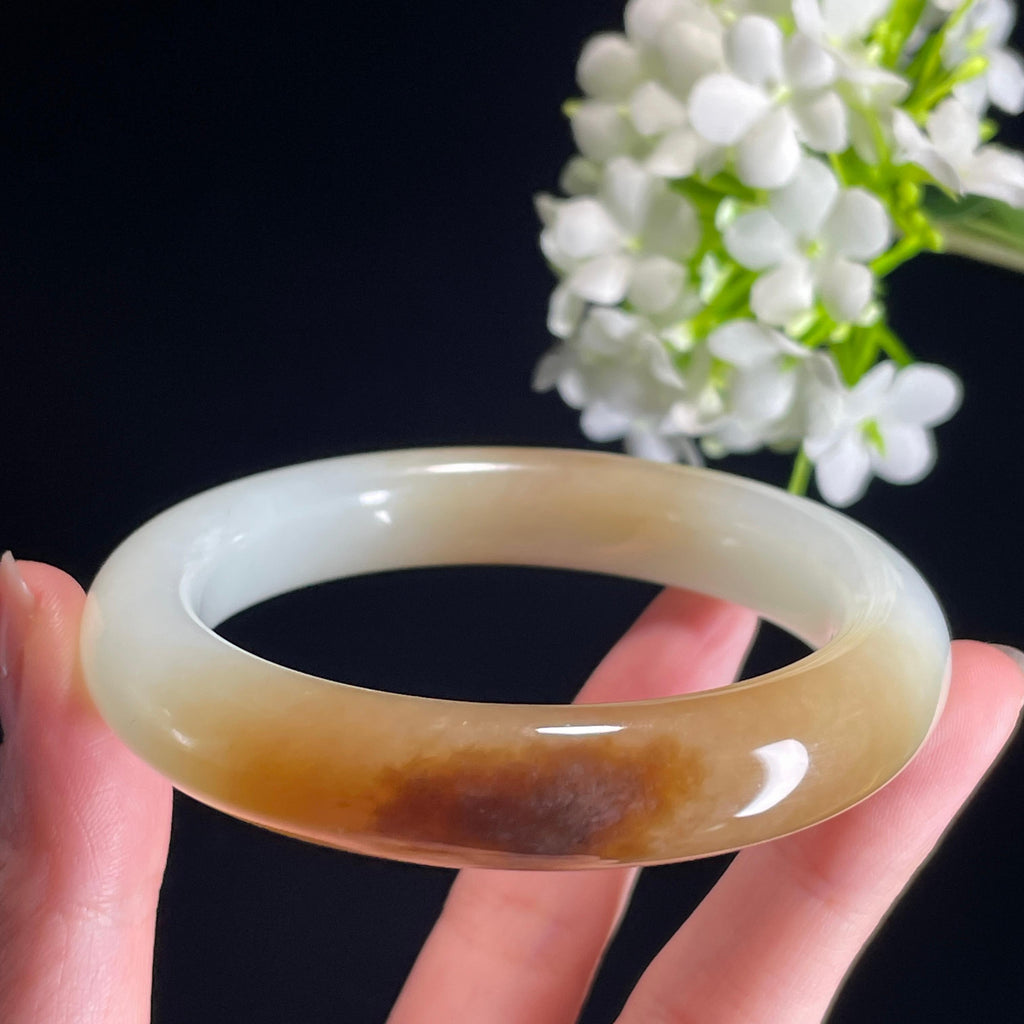 和田玉且末料“金雪同心”糖白玉手镯（卡56）（yc315393）