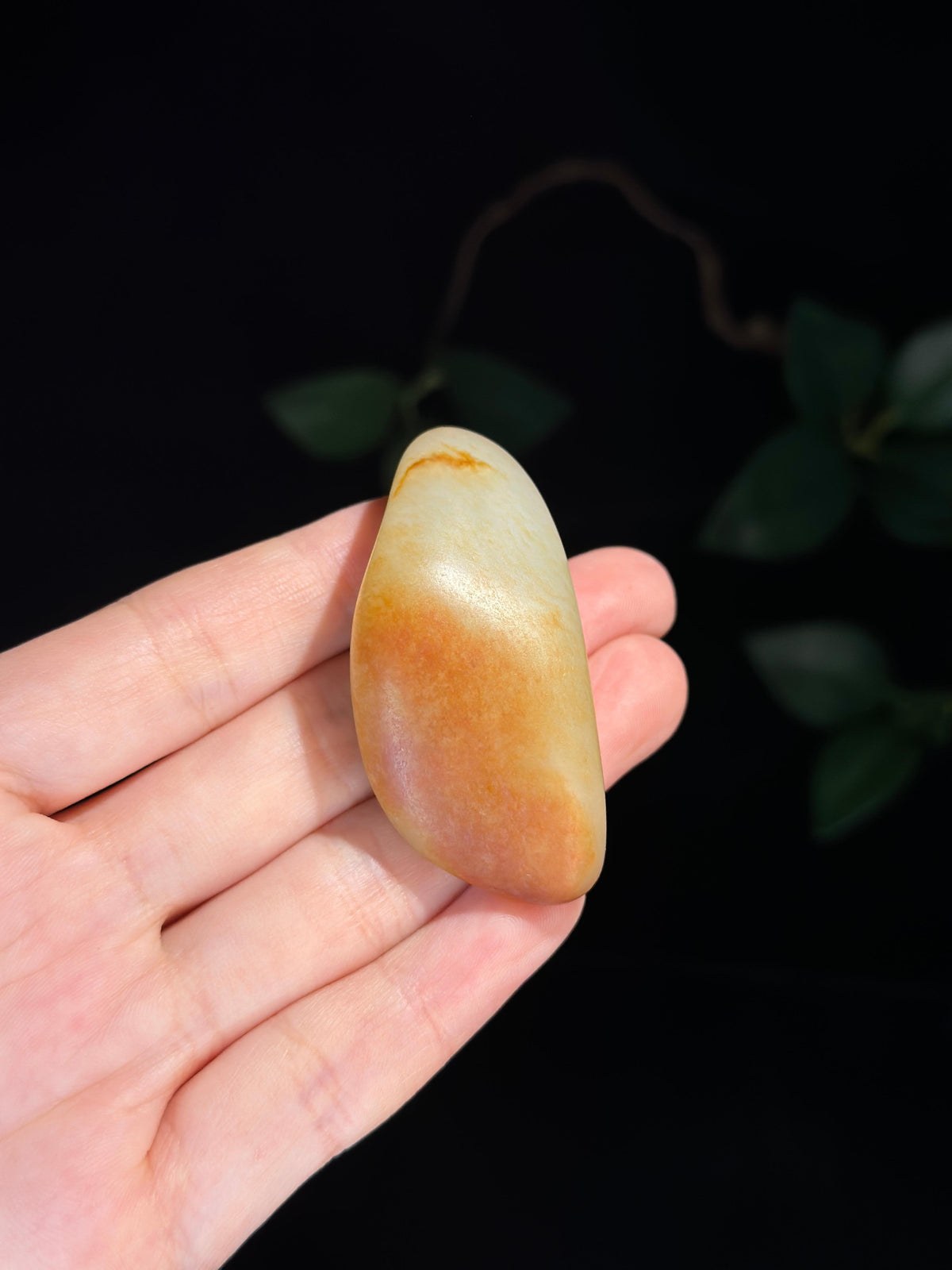 新疆天然和田玉红皮特色籽料（yc738350）