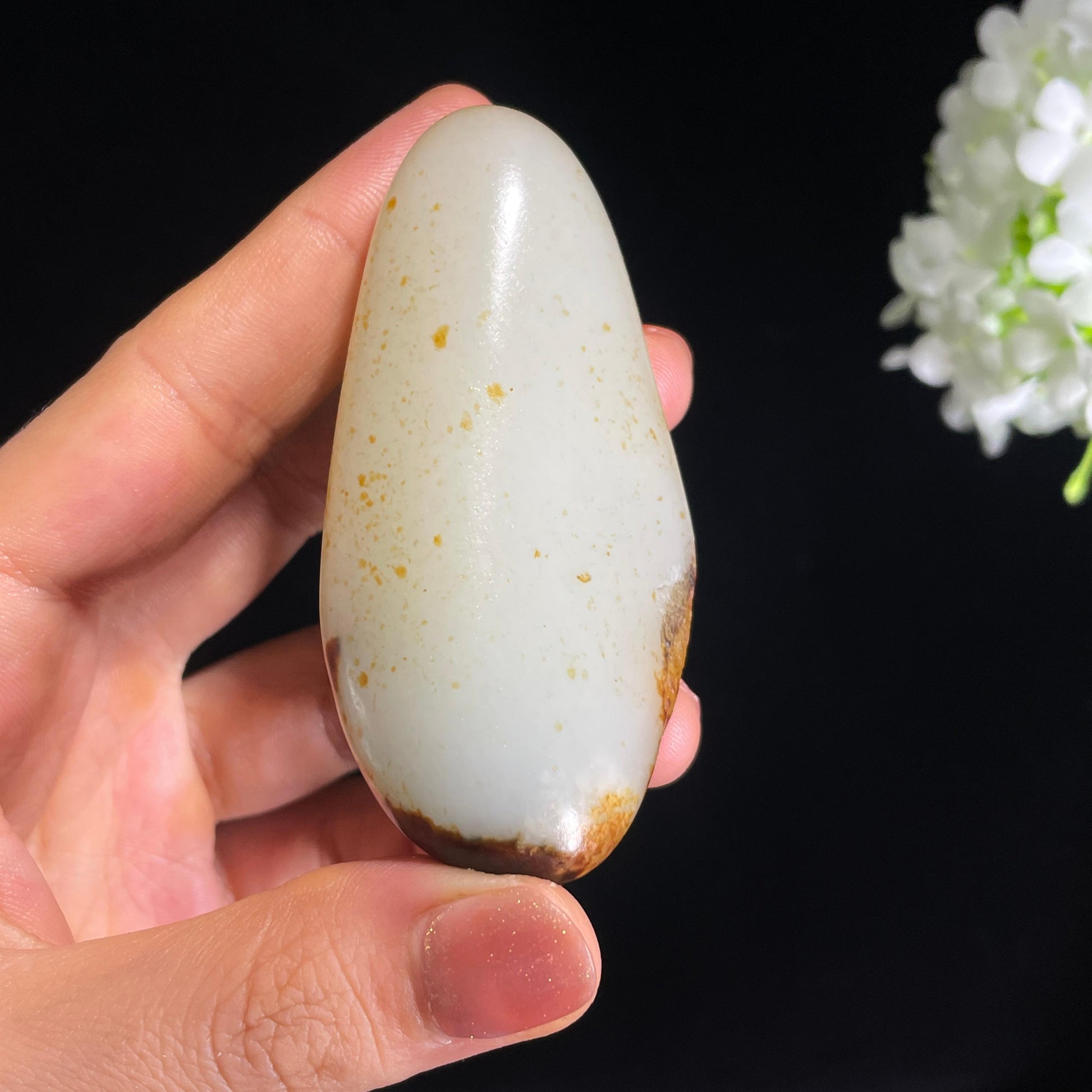 和田玉“秋林映月”白玉洒金黑红皮籽料（yc422691）