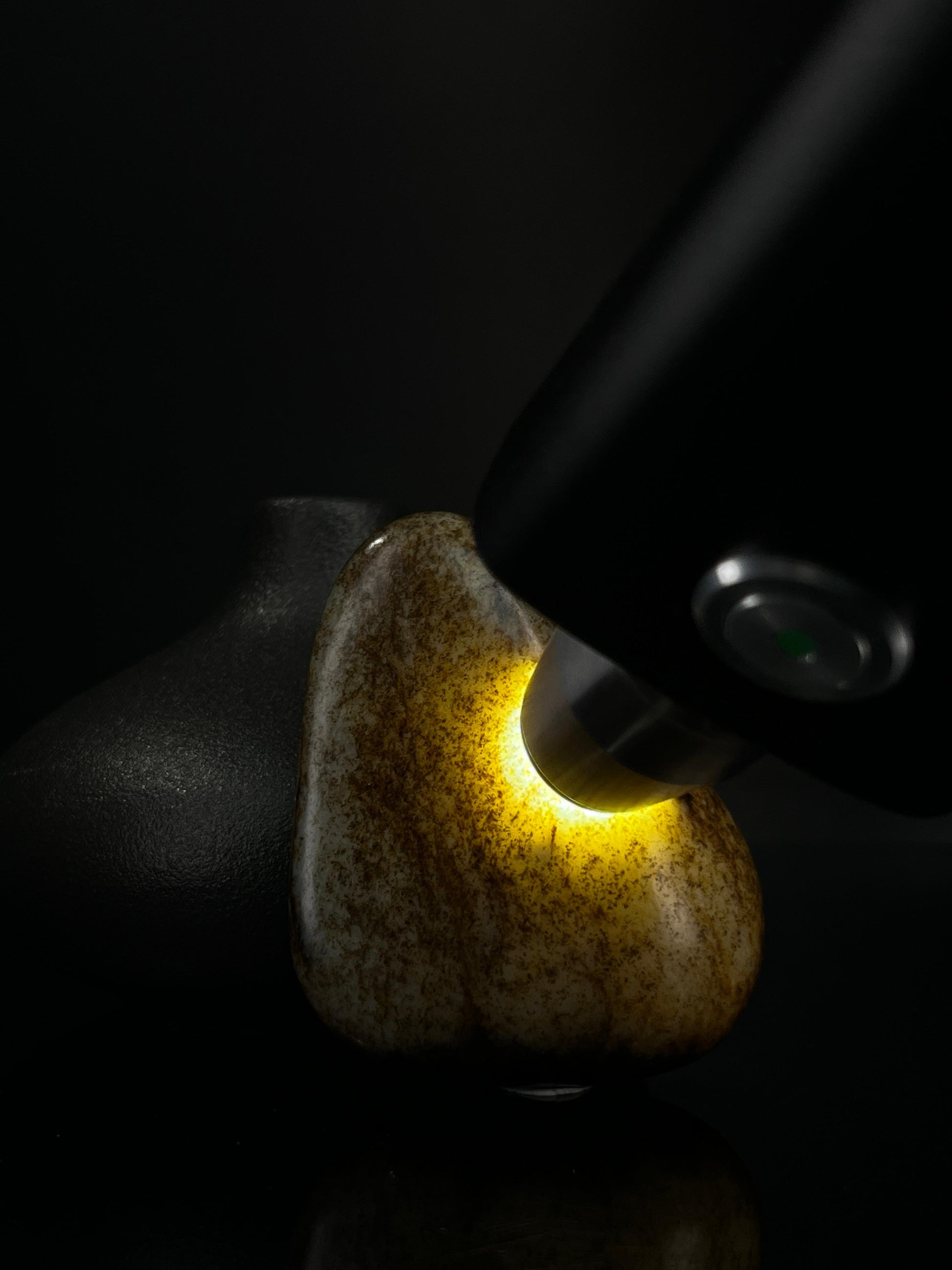 新疆和田玉意境秋梨皮“玉粽凝香”籽料原石（yc240404）