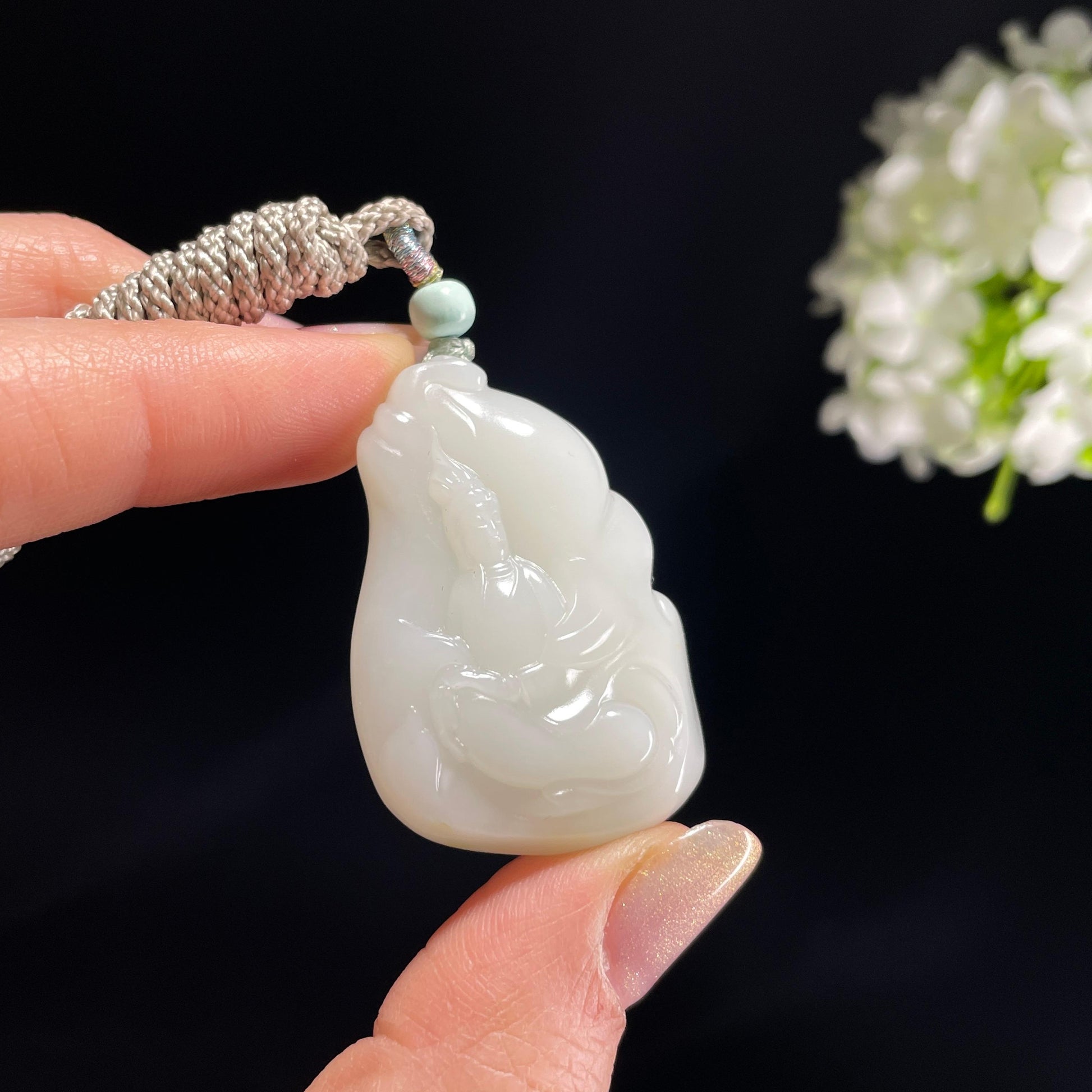 新疆和田玉米达料白玉观音雕刻挂件（yc365285）