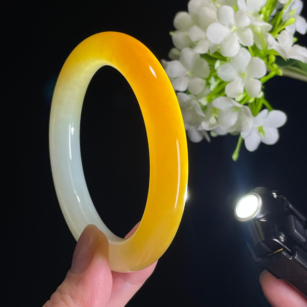 和田玉且末料“暖玉生烟”糖白玉手镯（卡56）（yc315357）