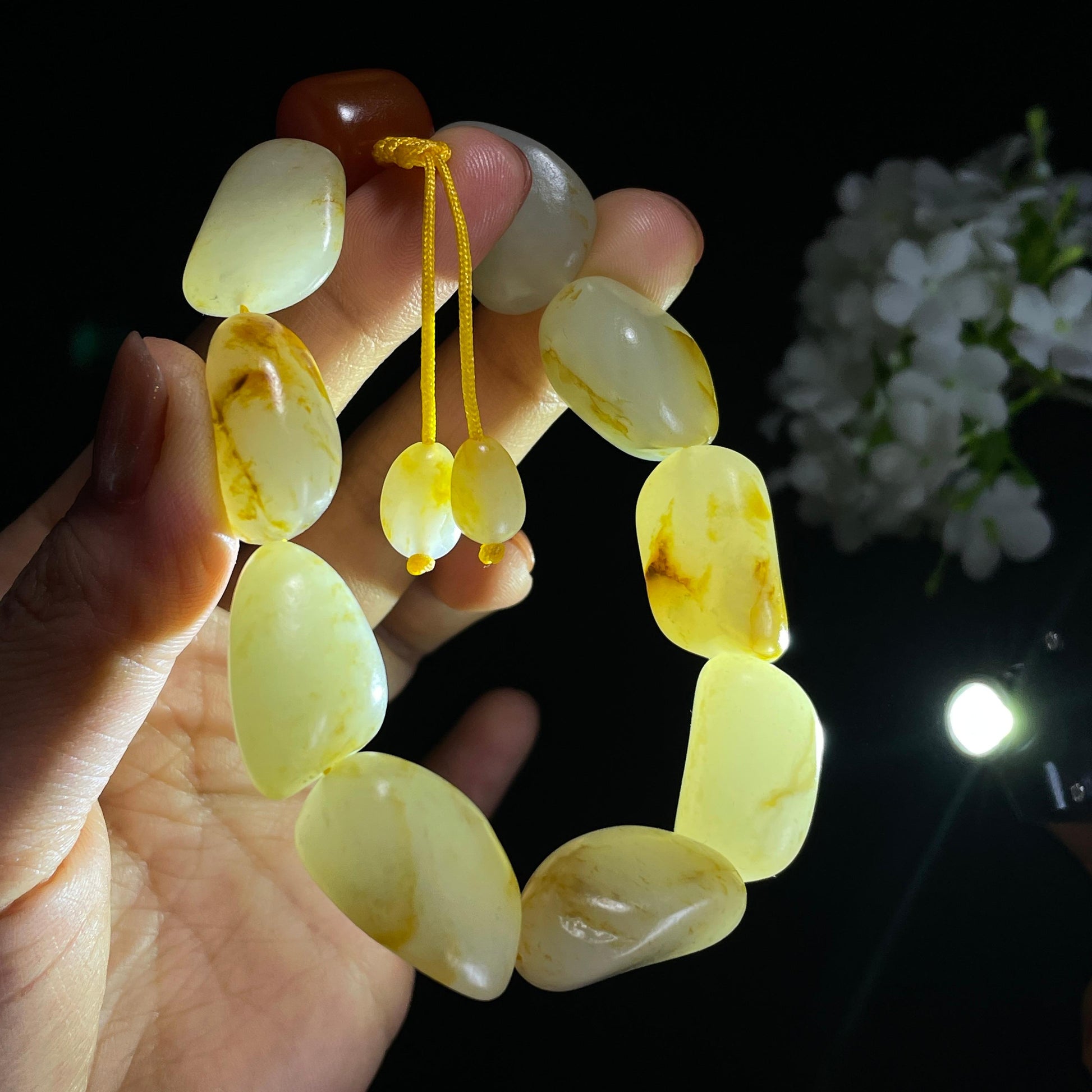 和田玉白玉红皮洒金皮原籽手串（9颗）（yc418901）