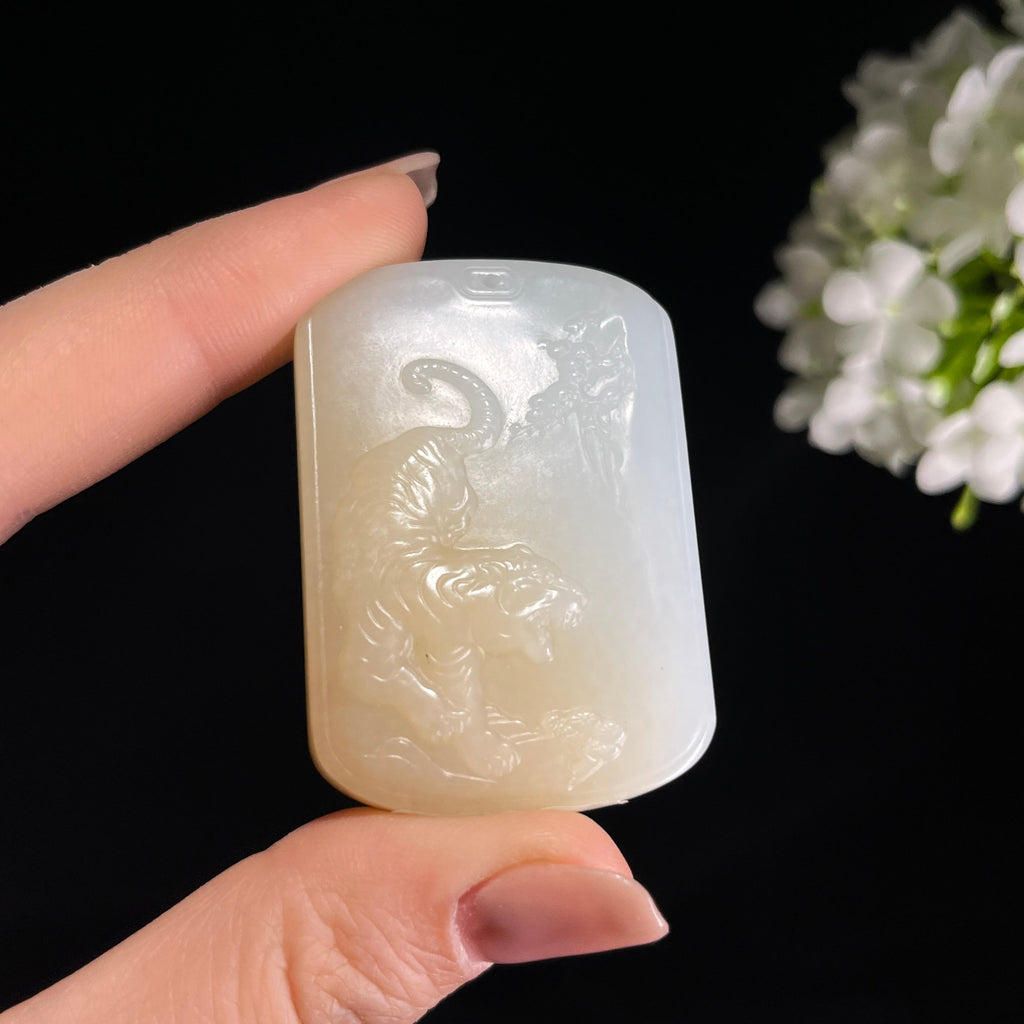和田玉糖白玉下山虎雕刻挂件（yc372792）