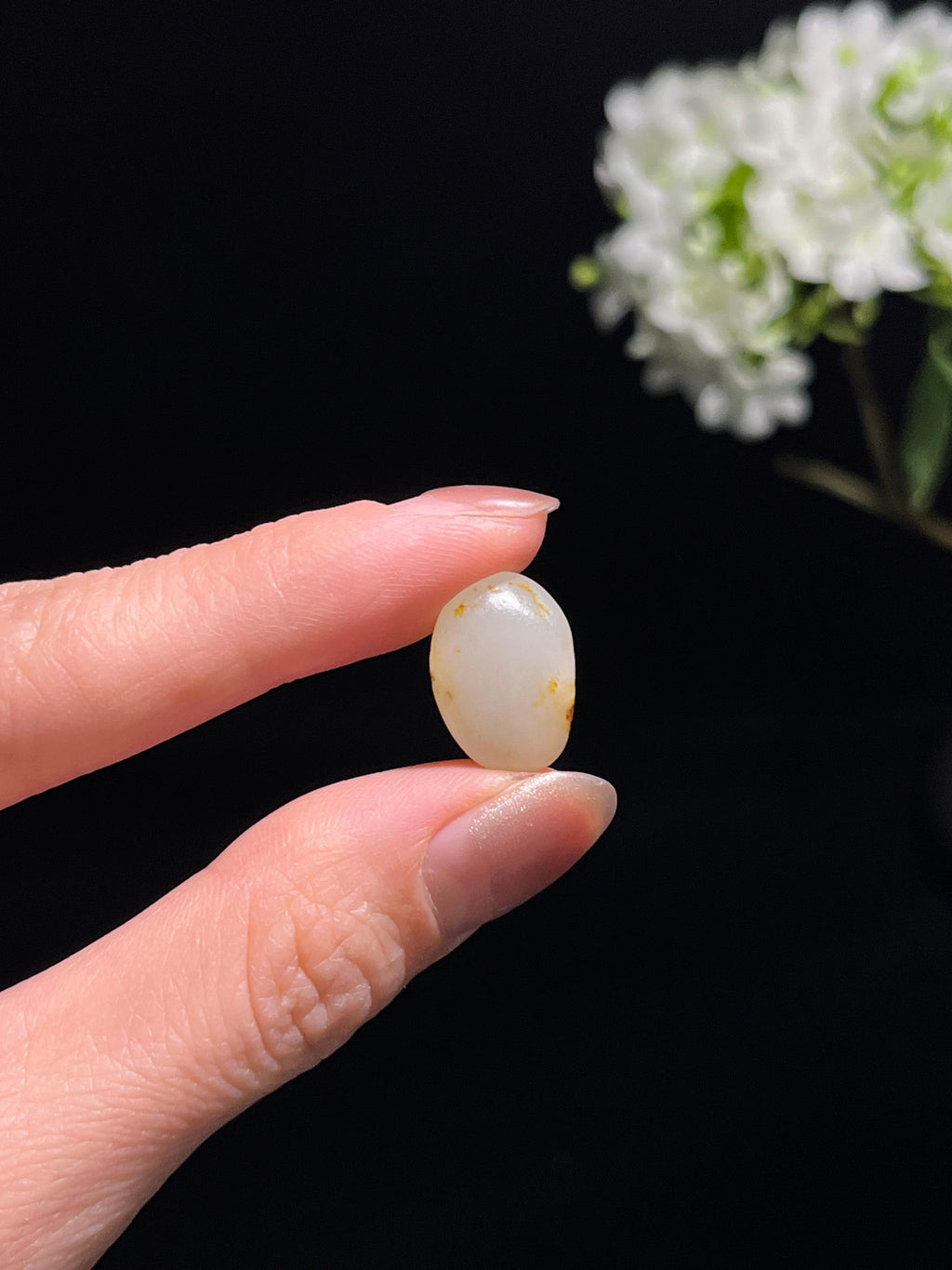 新疆和田玉聚黑皮黄皮小籽料原石蛋面籽（yc250743）