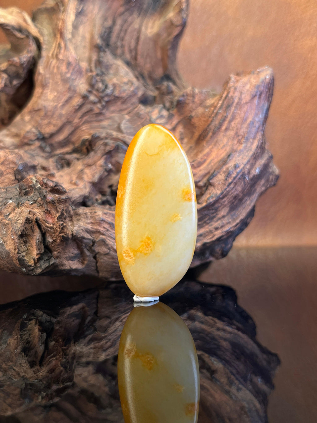 新疆和田玉黄皮籽料原石挂坠（yc228136）