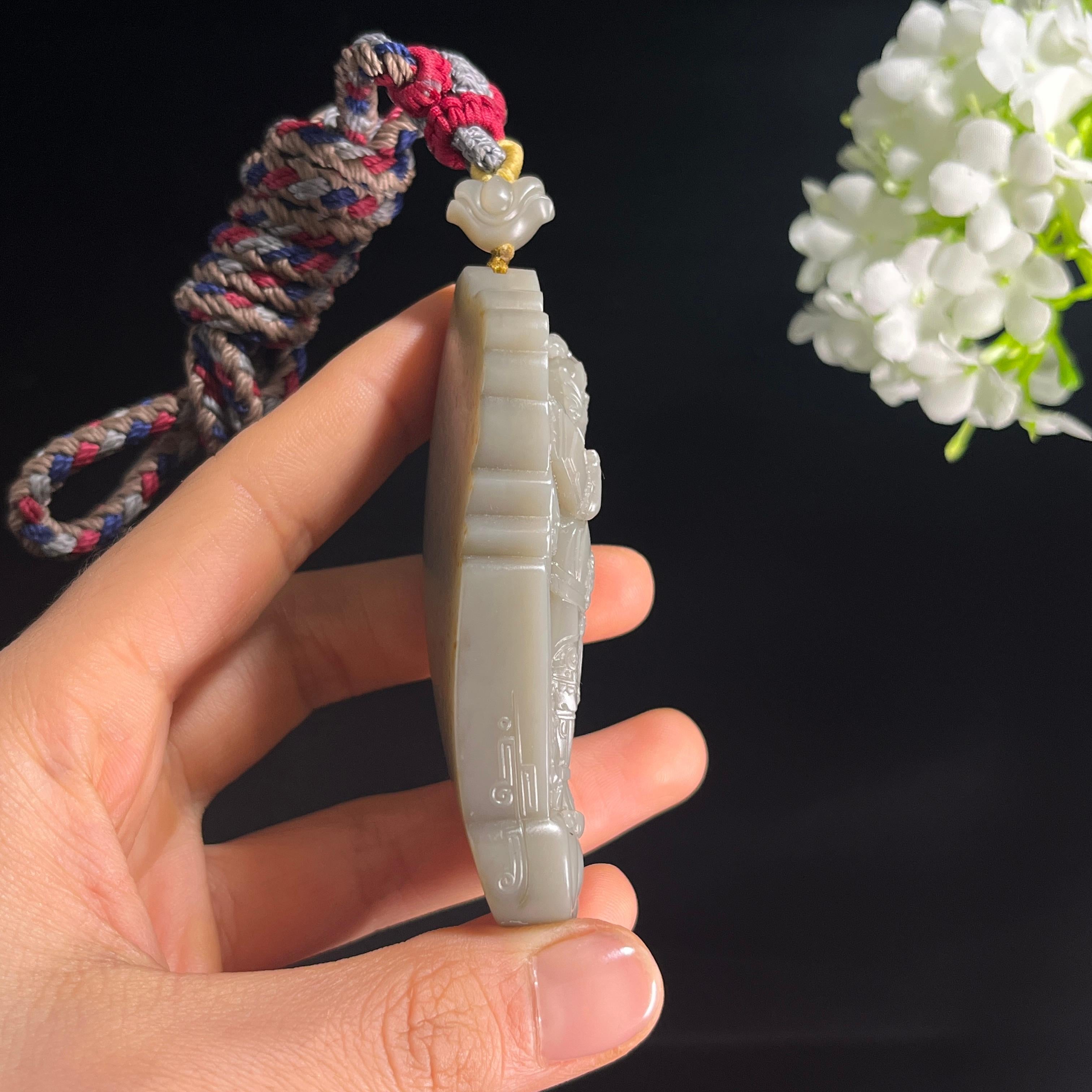 和田玉青白种籽料关公雕刻挂件（yc294642） – 添福玉器