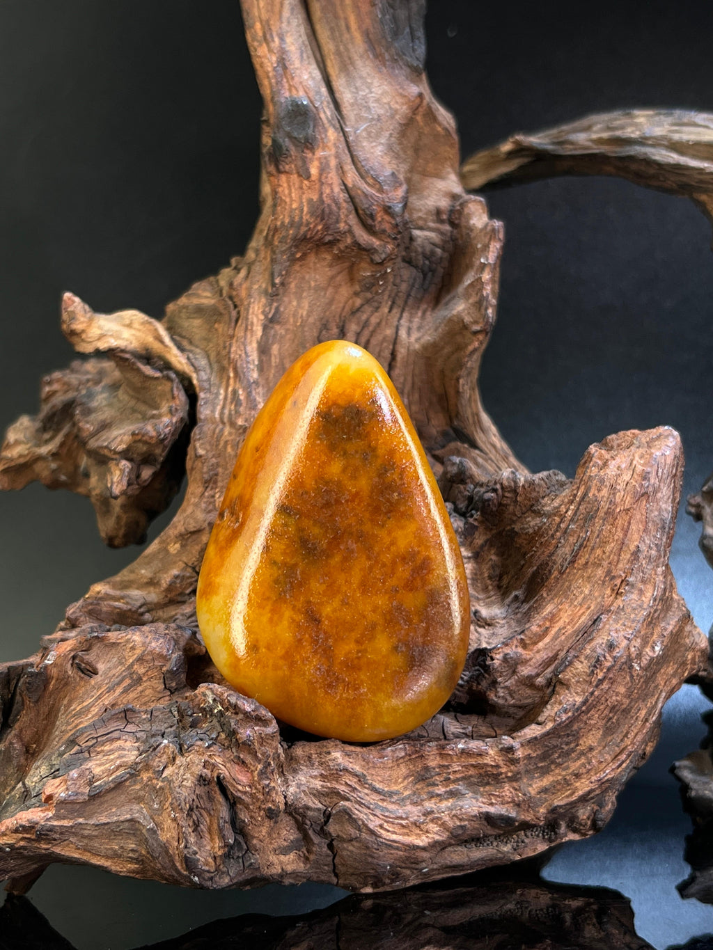 新疆和田玉黄沁籽料原石（yc229361）