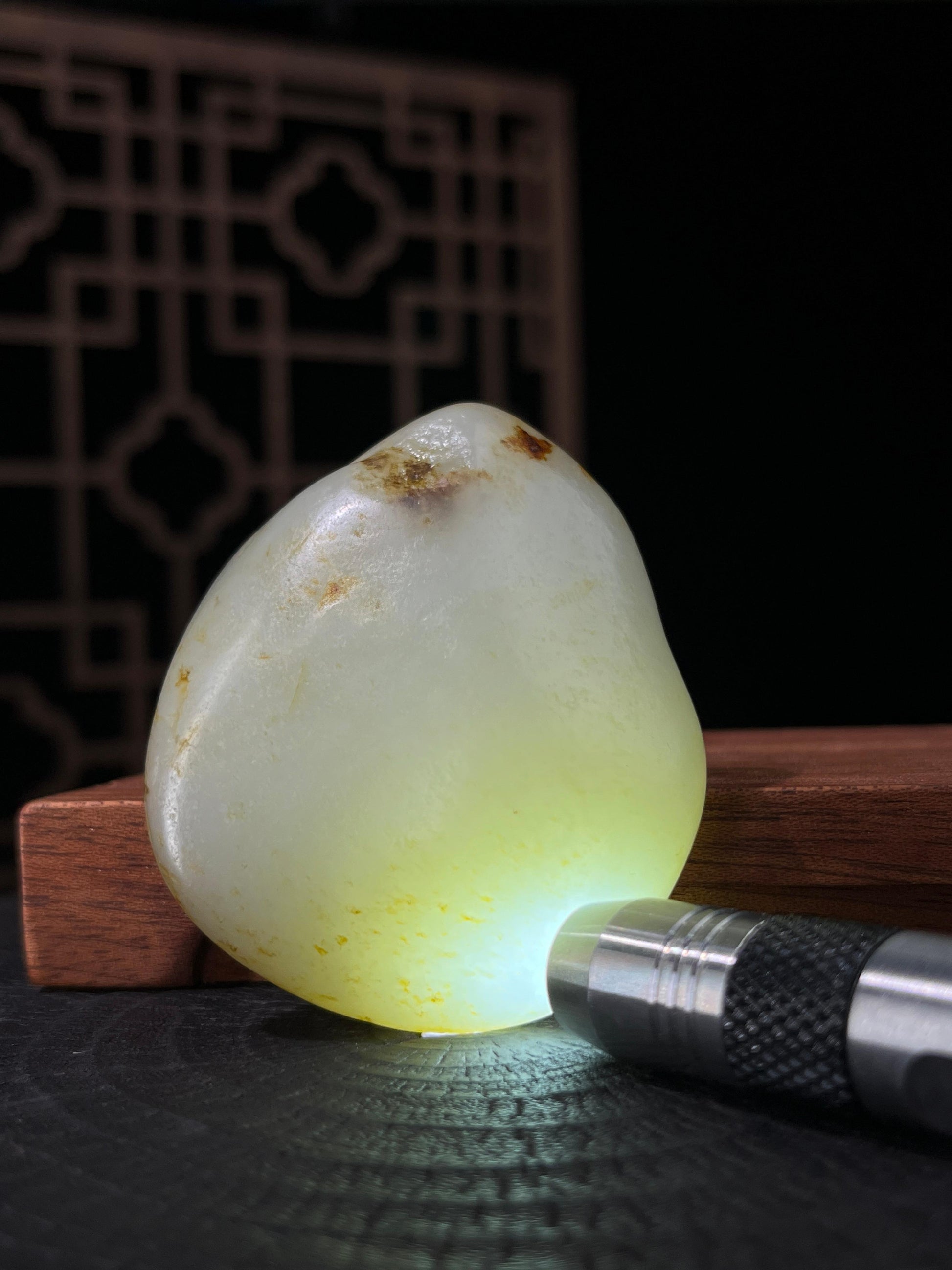 新疆和田玉白玉籽料原石洒金皮挂件1（yc233749）