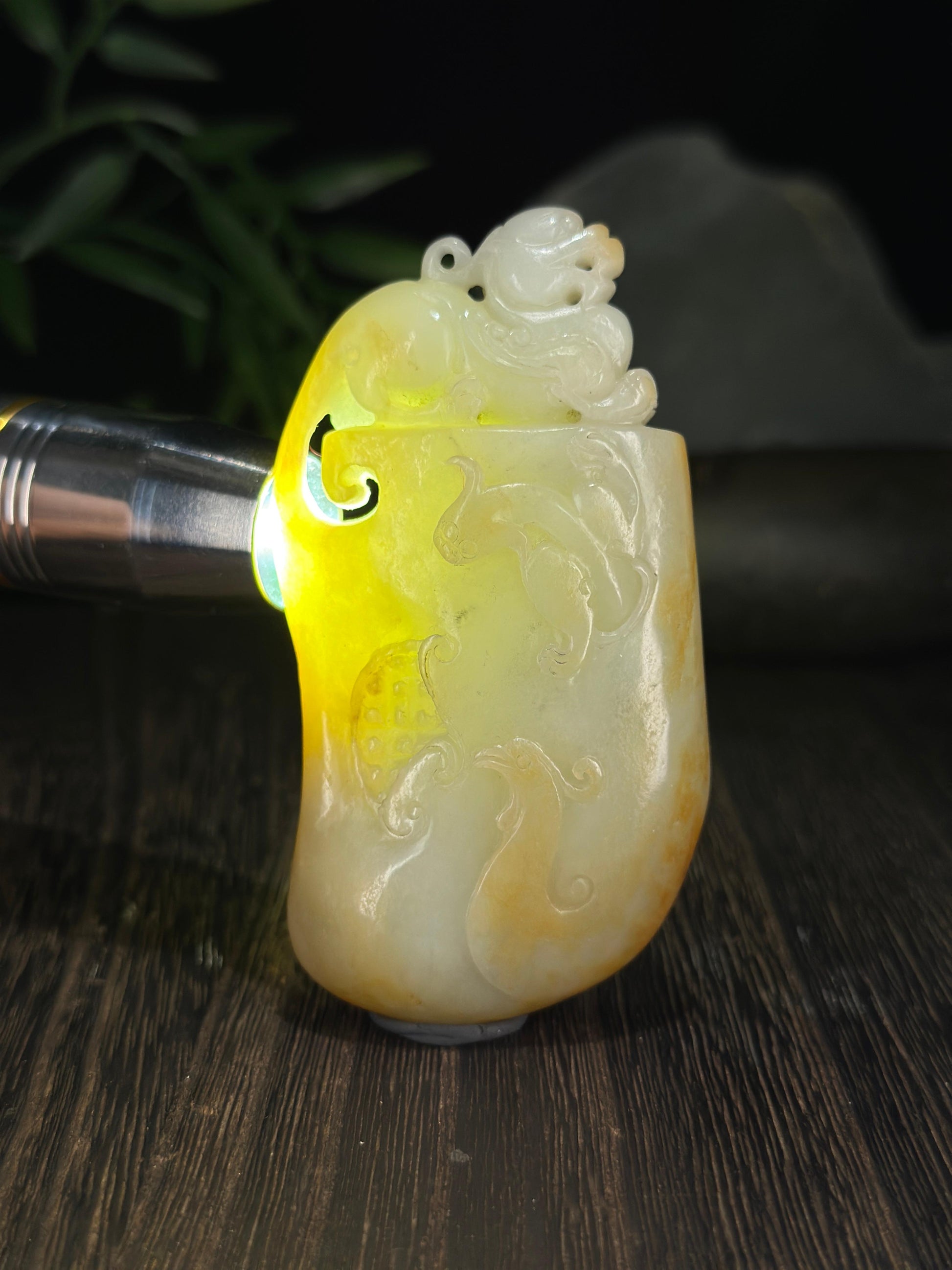 新疆和田玉白玉洒金品籽料龙凤貔貅手把件（yc714027）