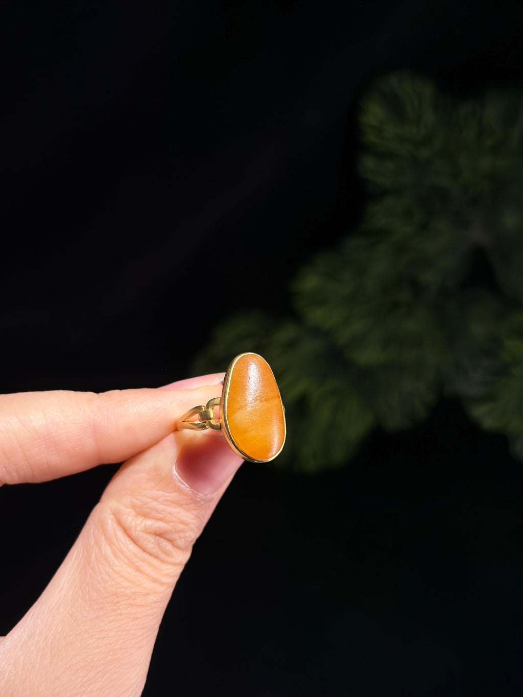 新疆和田玉珍品18K金镶黄沁籽料戒指（yc696900）