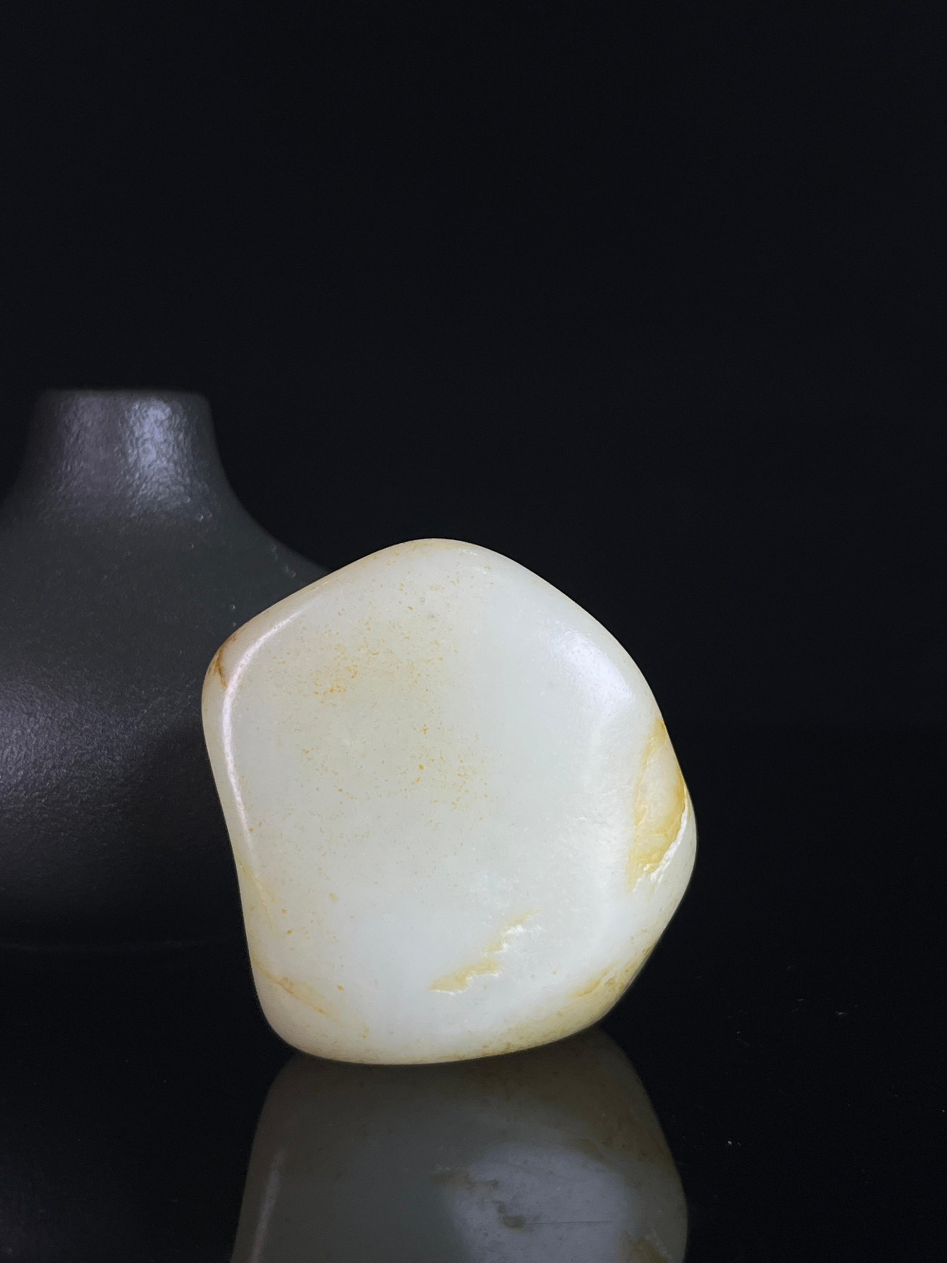 新疆和田玉白玉洒金皮籽料原石小手把（yc231678）