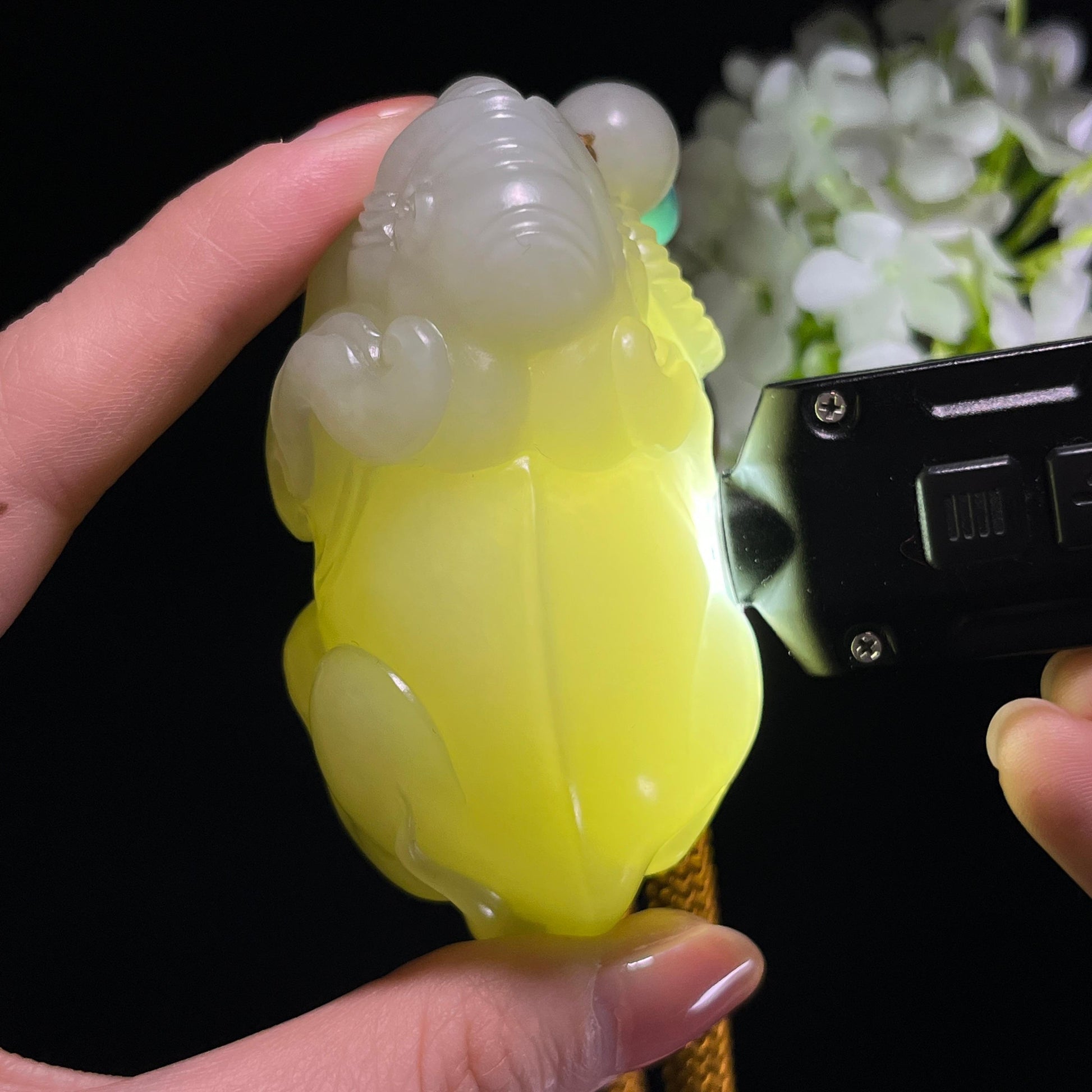 日常视频料，和田玉青白玉“万象更新”象雕刻把件（yc349562）