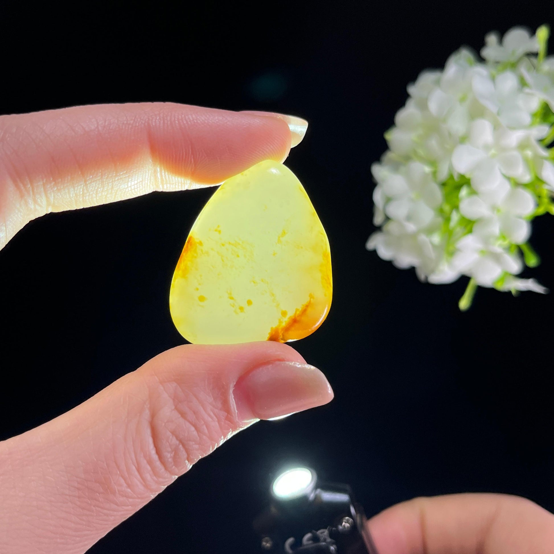 和田玉白玉“金雨坠珠”红皮洒金皮籽料（yc350687）