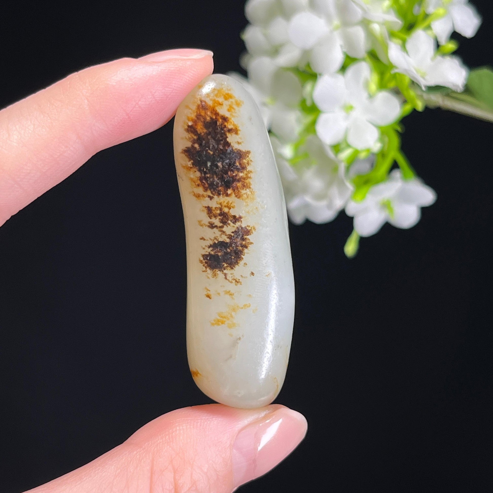 和田玉白玉聚黑红皮籽料原石（yc308580）