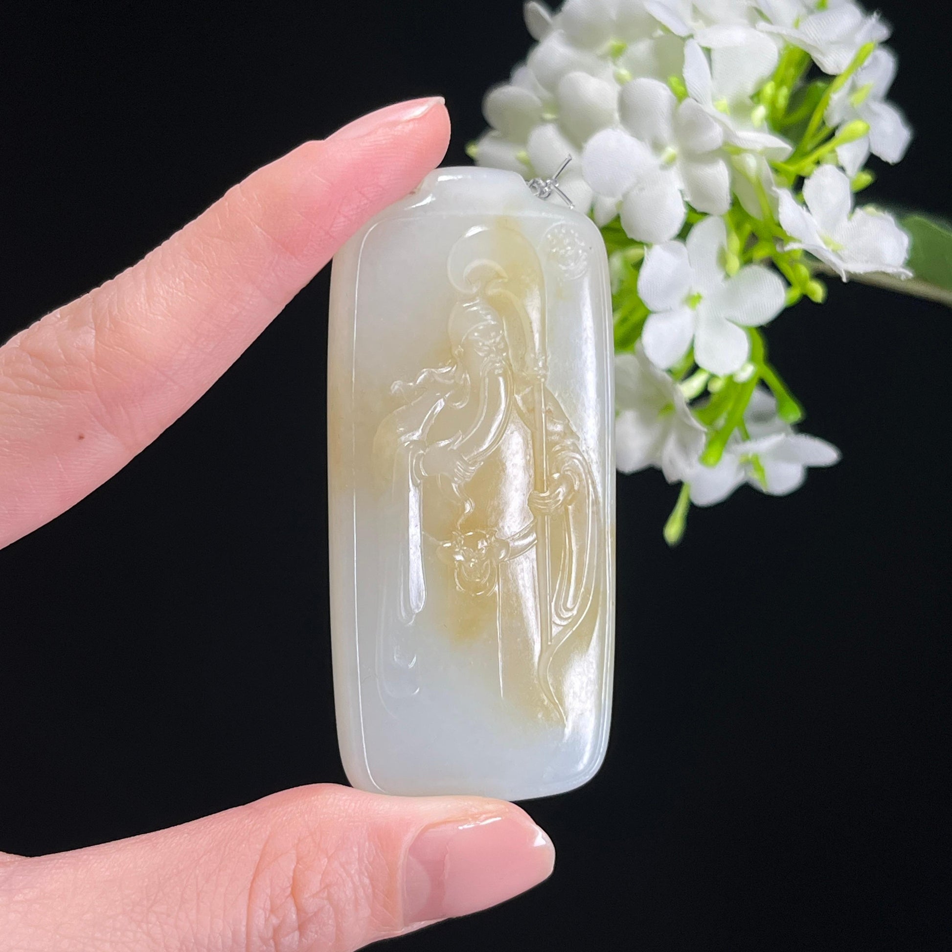 和田玉且末糖白玉“单刀赴会”关公雕刻挂件（yc304854）