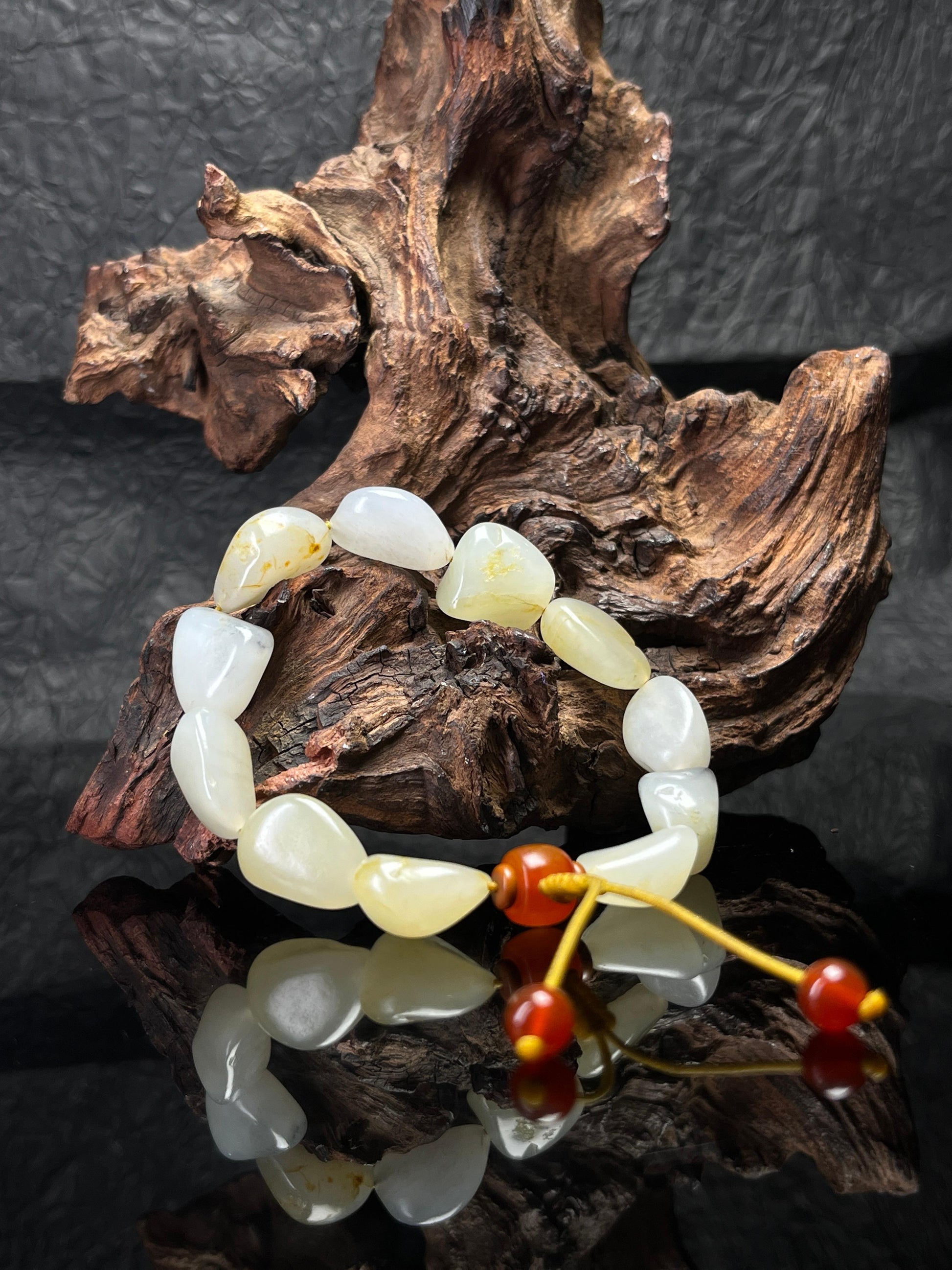 新疆和田玉天然籽料原石白玉手串洒金皮（yc232595）