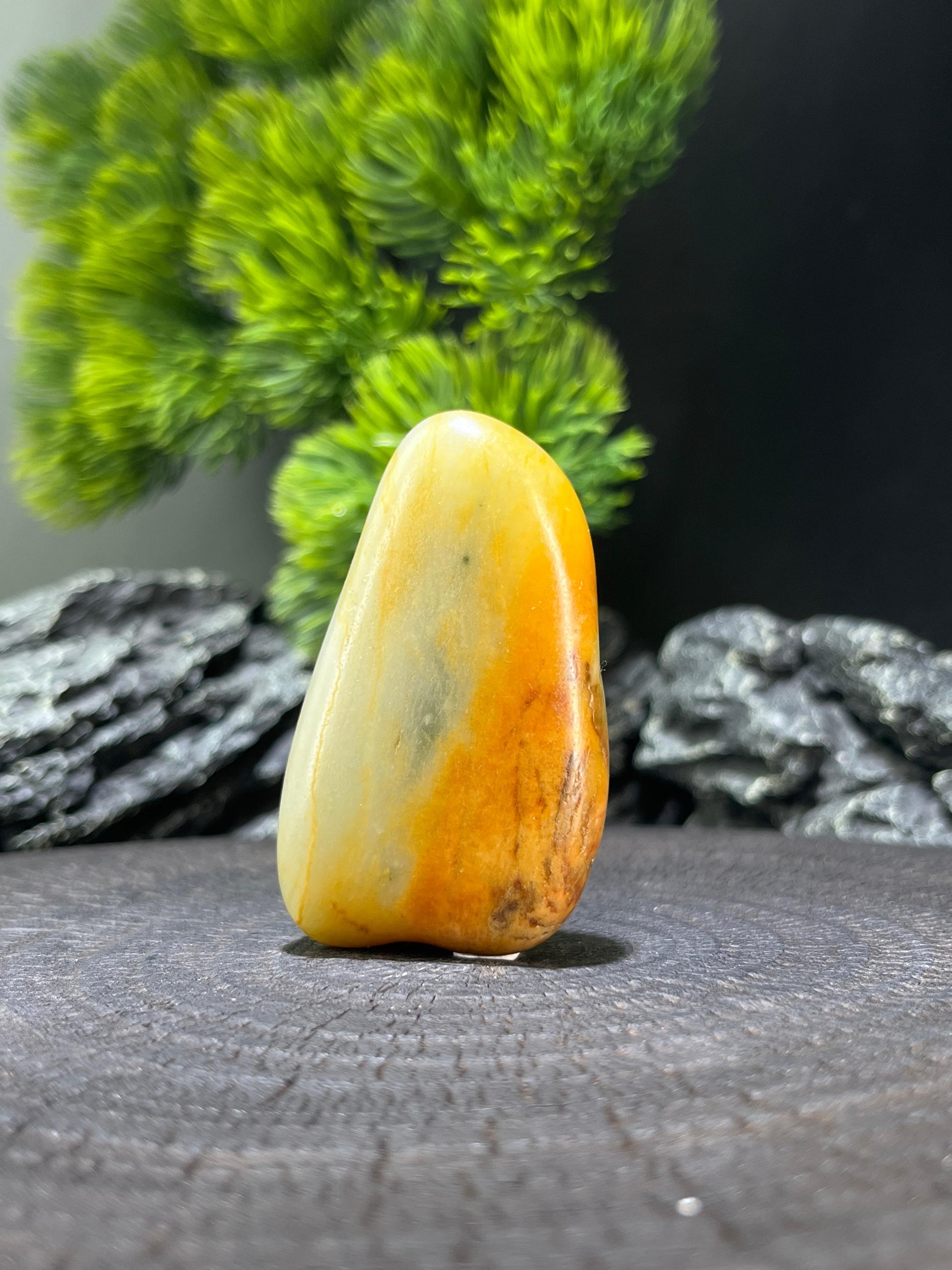 新疆天然和田玉青花籽料原石带黄油皮挂件（yc224178）