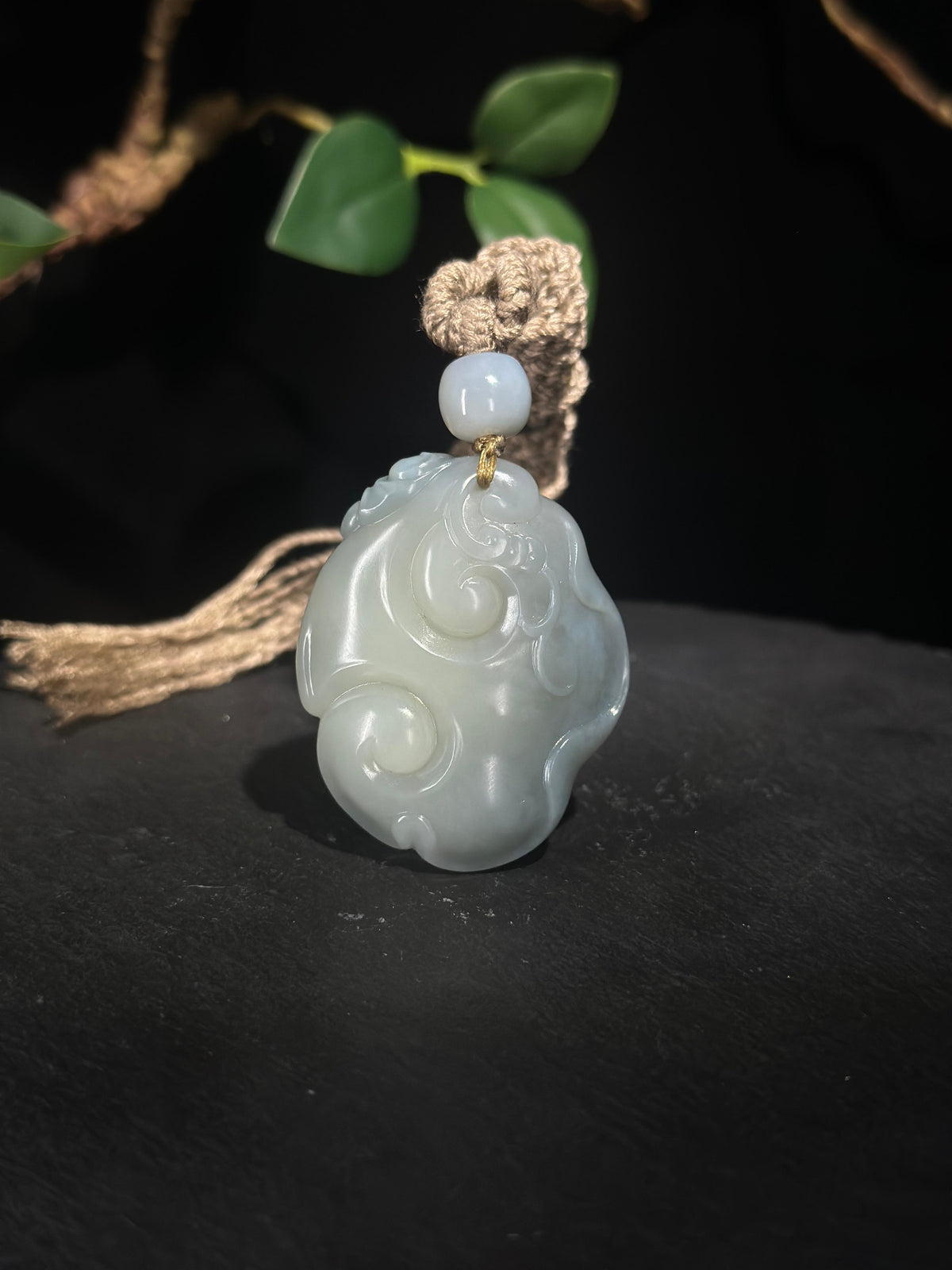 和田玉.淡青月白调的随形如意牌（yc784893）
