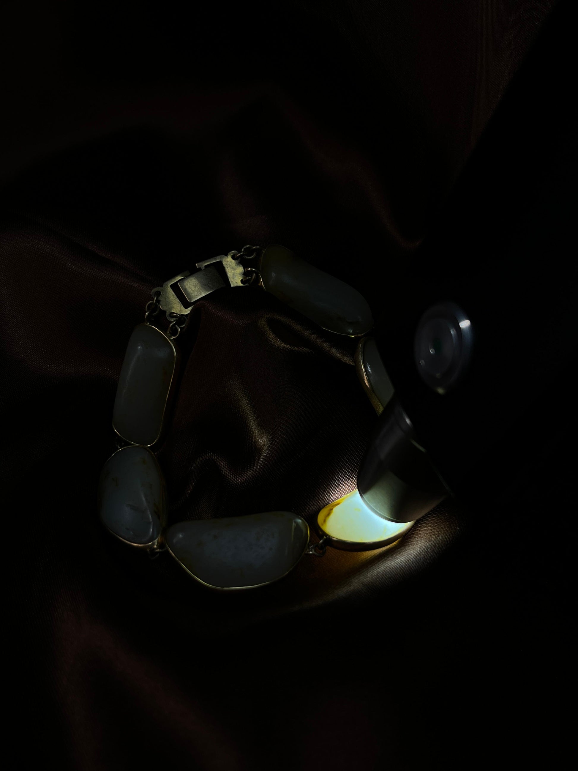 新疆和田玉籽料原石18k金包玉手串（yc235757）