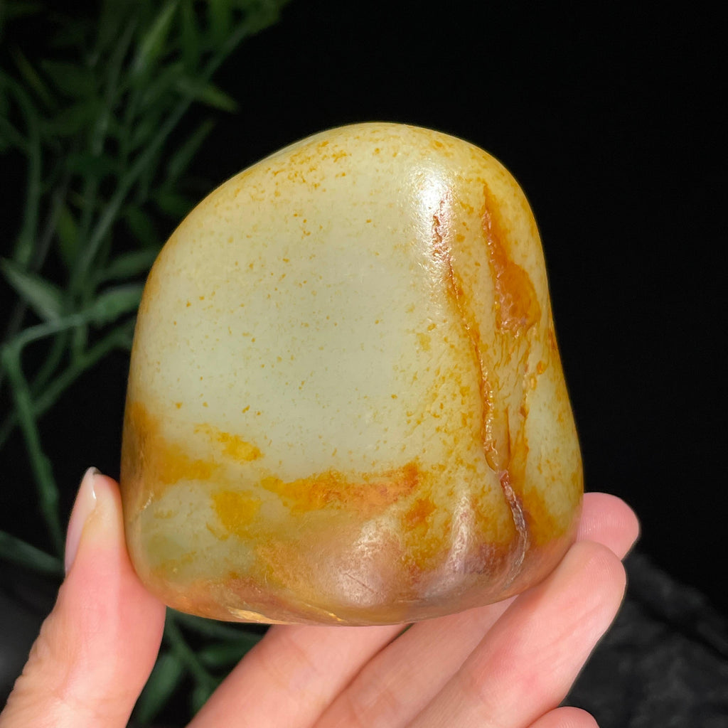 新疆和田玉珍品洒金皮洒红皮籽料小摆件（yc714331）