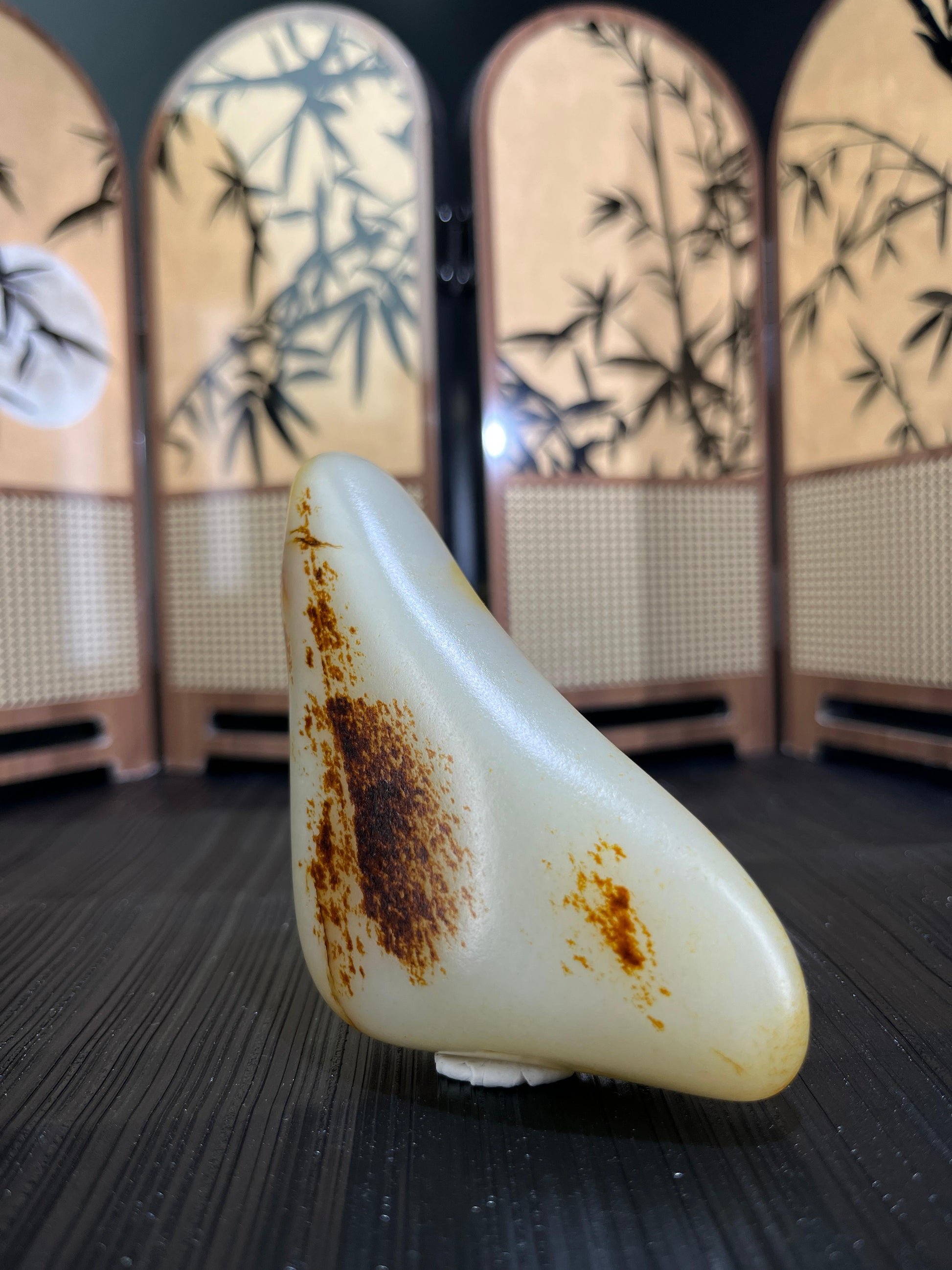 和田玉意境秋梨皮籽料原石（yc211841）