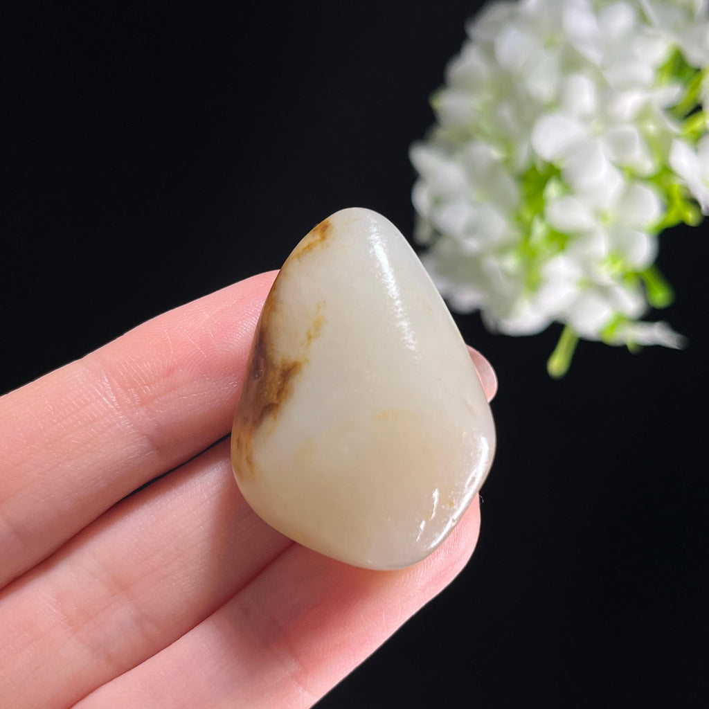 和田玉白玉“烟岚山光”红皮秋梨皮籽料（yc351165）