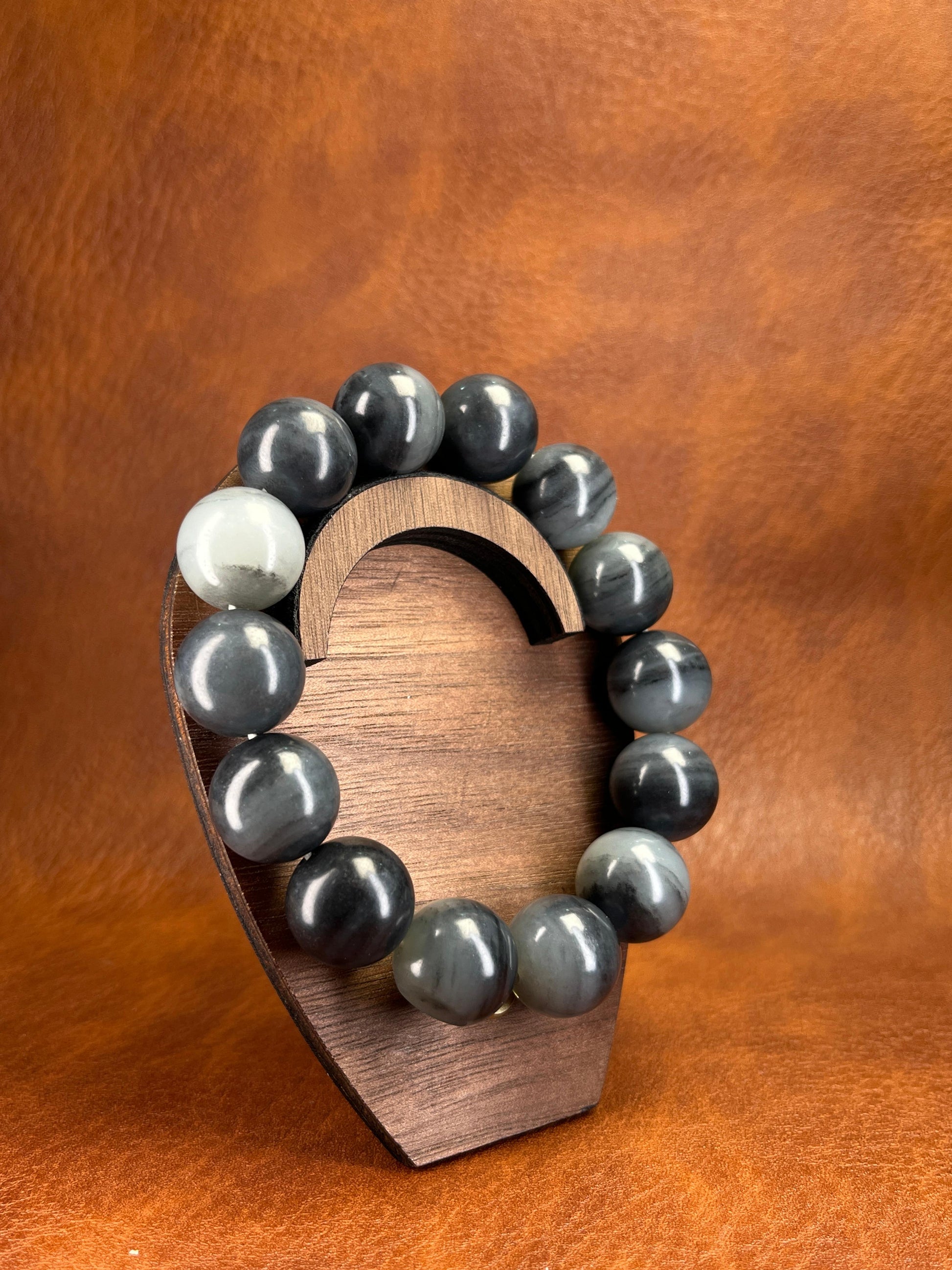 和田玉青花籽料手串（16卡）（yc222503）