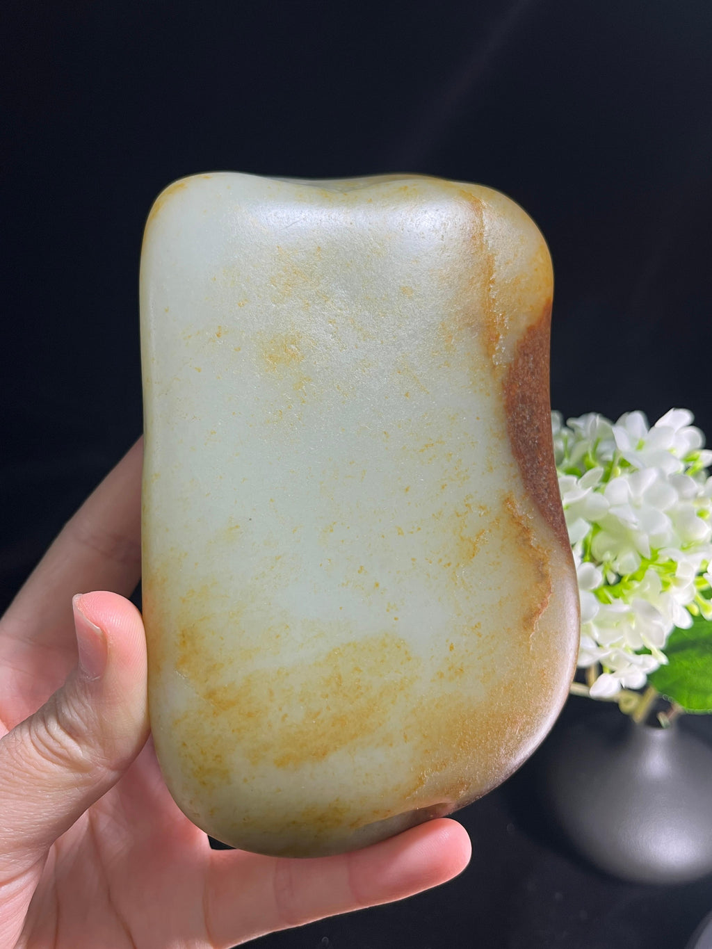 新疆和田玉收藏级聚红皮洒金皮籽料原石（yc253261）