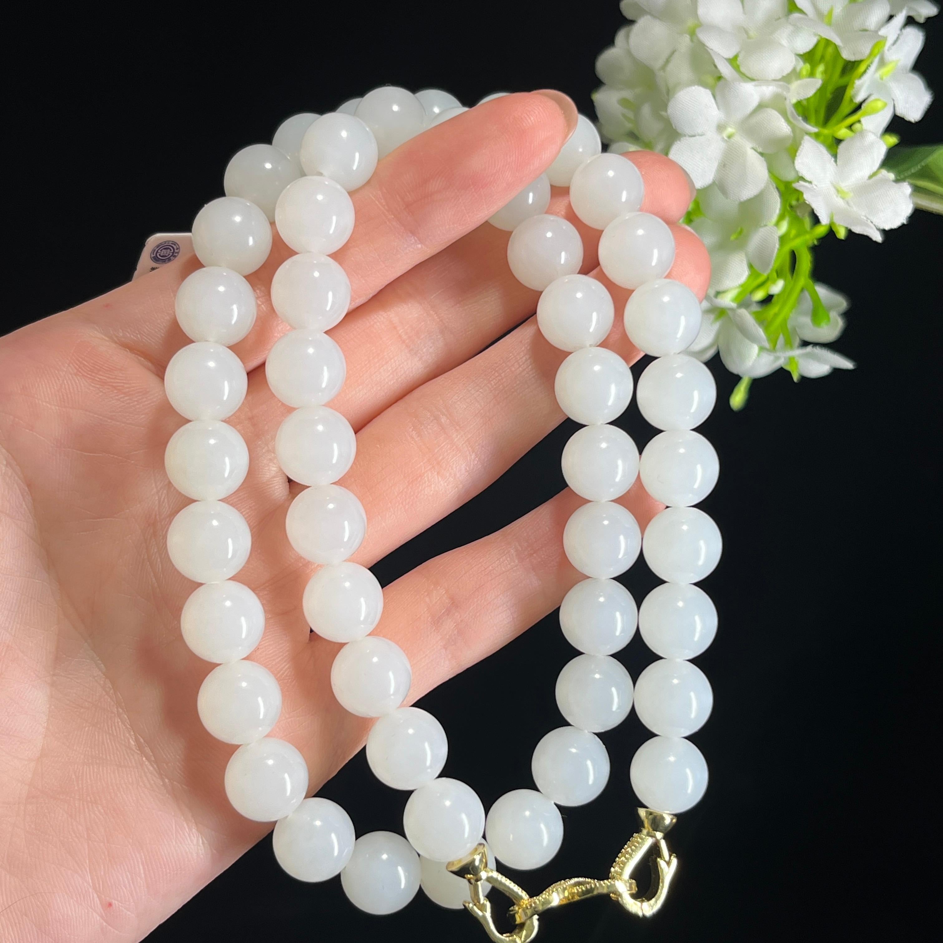 新疆天然和田玉羊脂白玉手持（yc349076） – 添福玉器