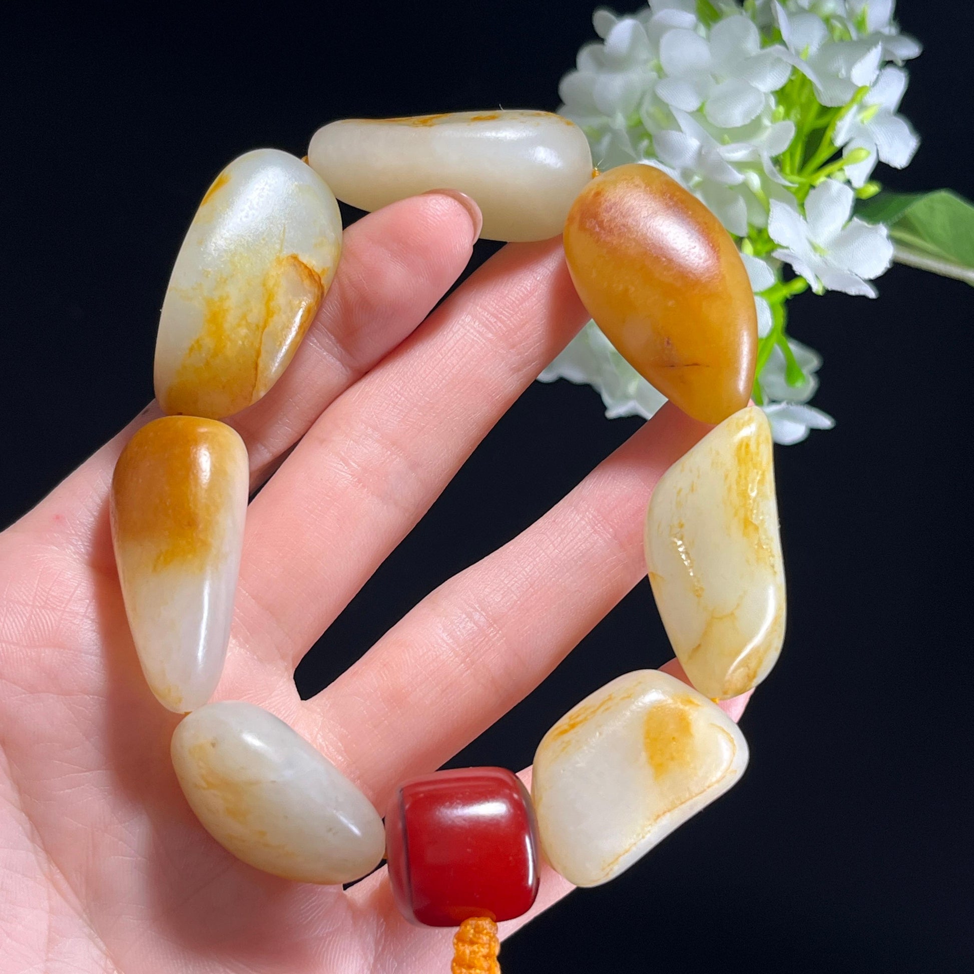 和田玉白玉洒金皮聚黄皮黄沁皮籽料原籽手串（yc347409）