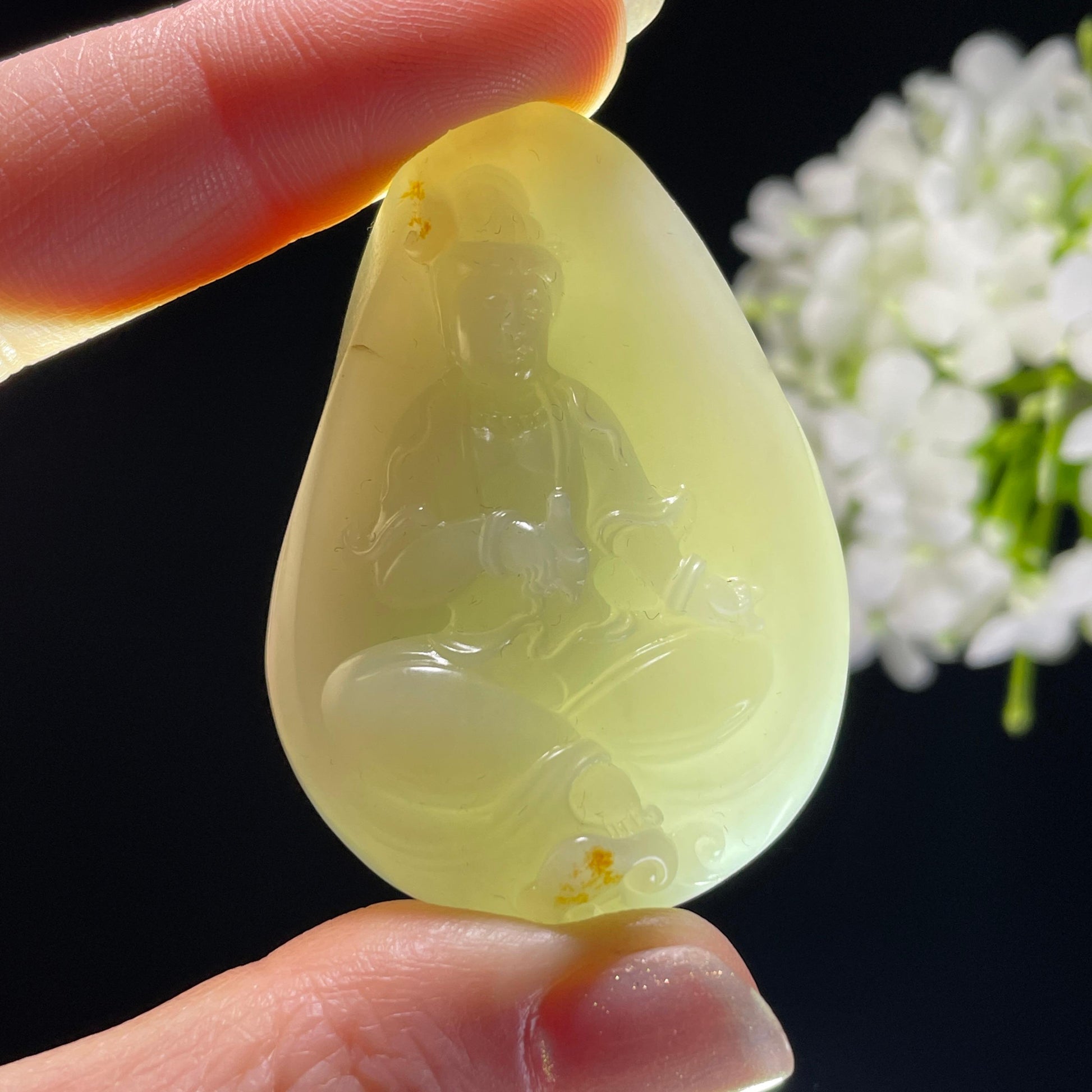 和田玉青花籽料洒金皮“普度万象”观音雕刻挂件（yc325532）