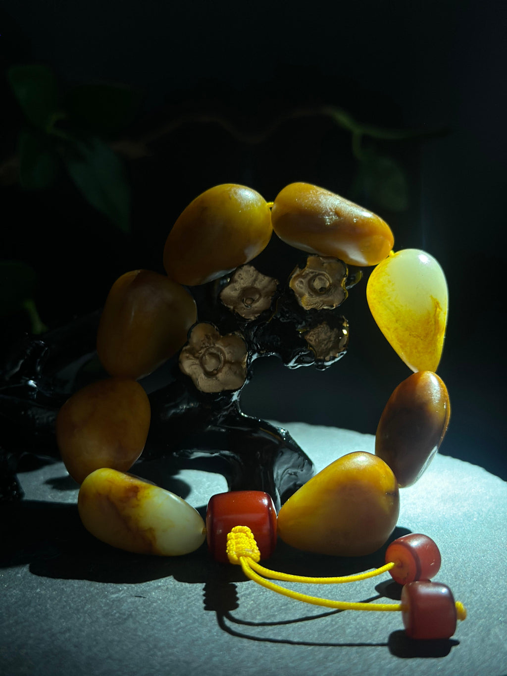 和田玉.籽料手串 浓色洒金皮南红配珠随形手串（8颗）（yc787450）
