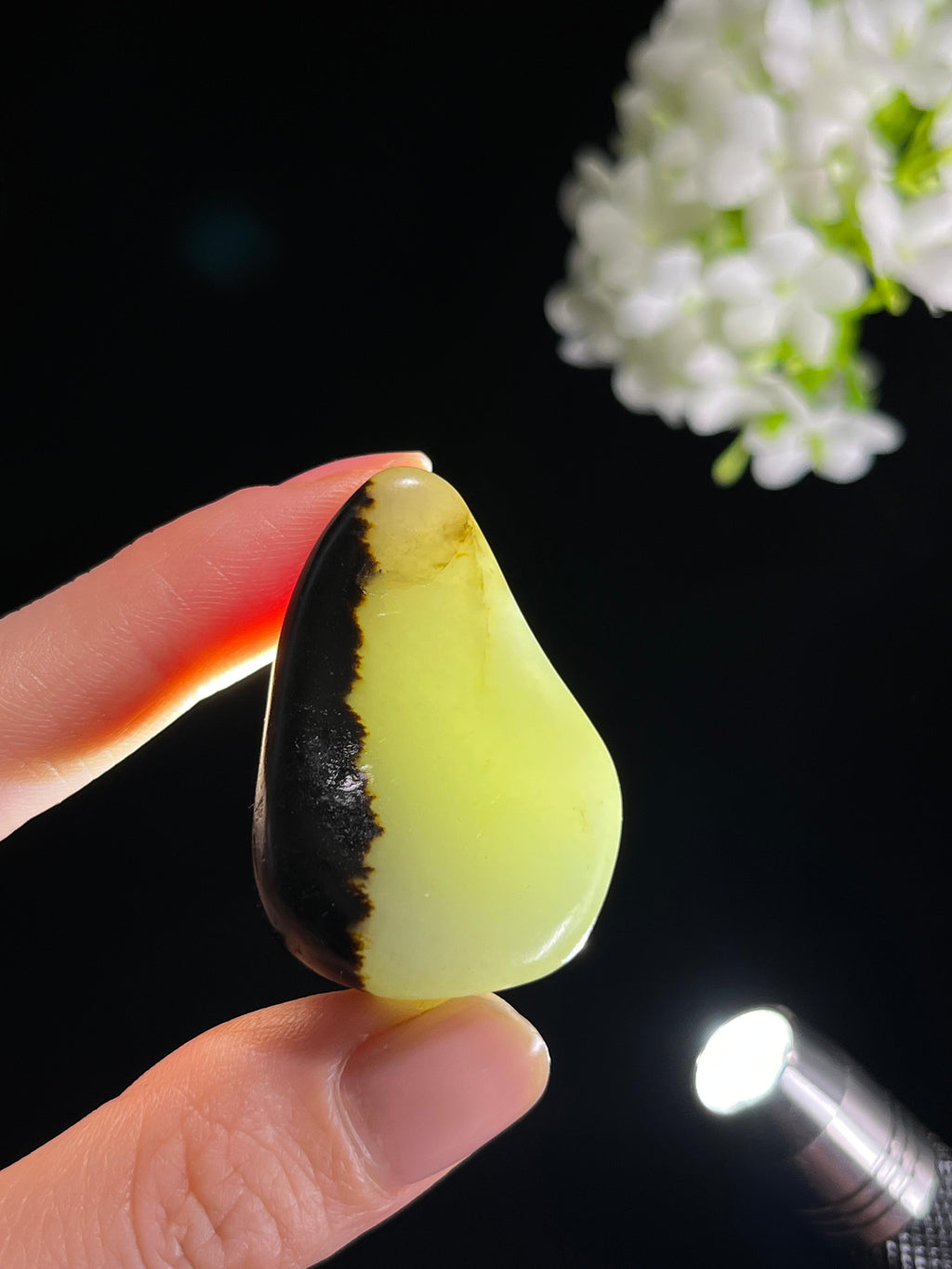 和田玉聚黑皮籽料原石挂件（yc269383）