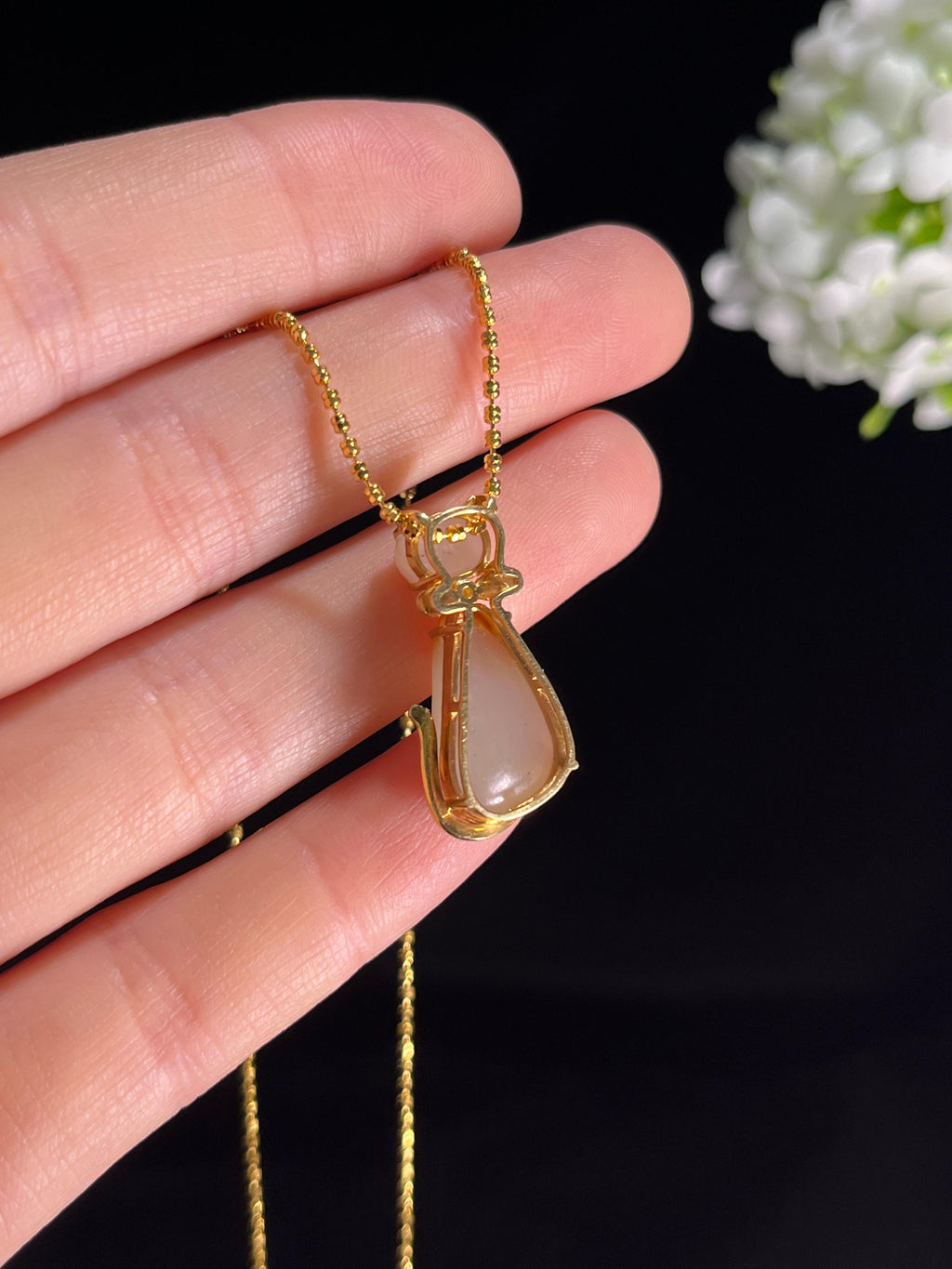 新疆天然和田玉籽料原石聚红皮18k金镶猫猫吊坠（yc268036）