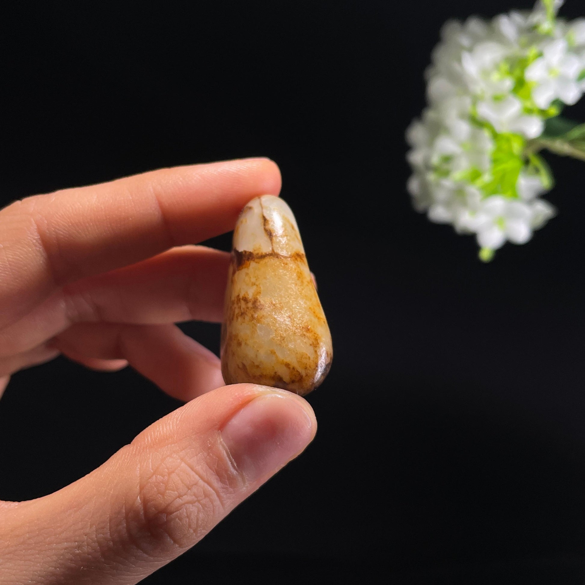 和田玉白玉“云崖墨金”黑红皮籽料（yc324401）