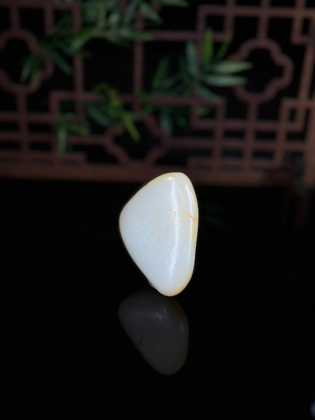 新疆和田玉白玉洒金皮精品籽料把件（yc477532）