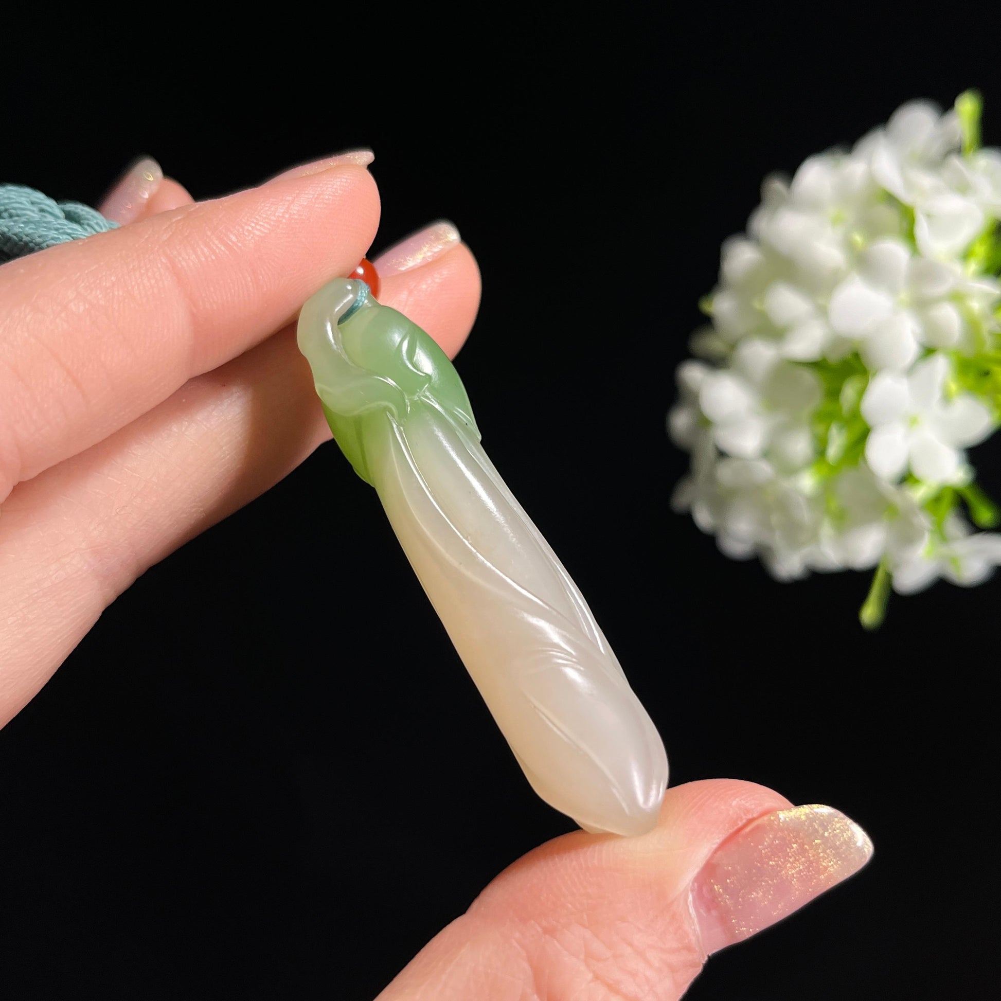新疆天然和田玉“兰心蕙质”玉兰花雕刻挂件（yc312738）