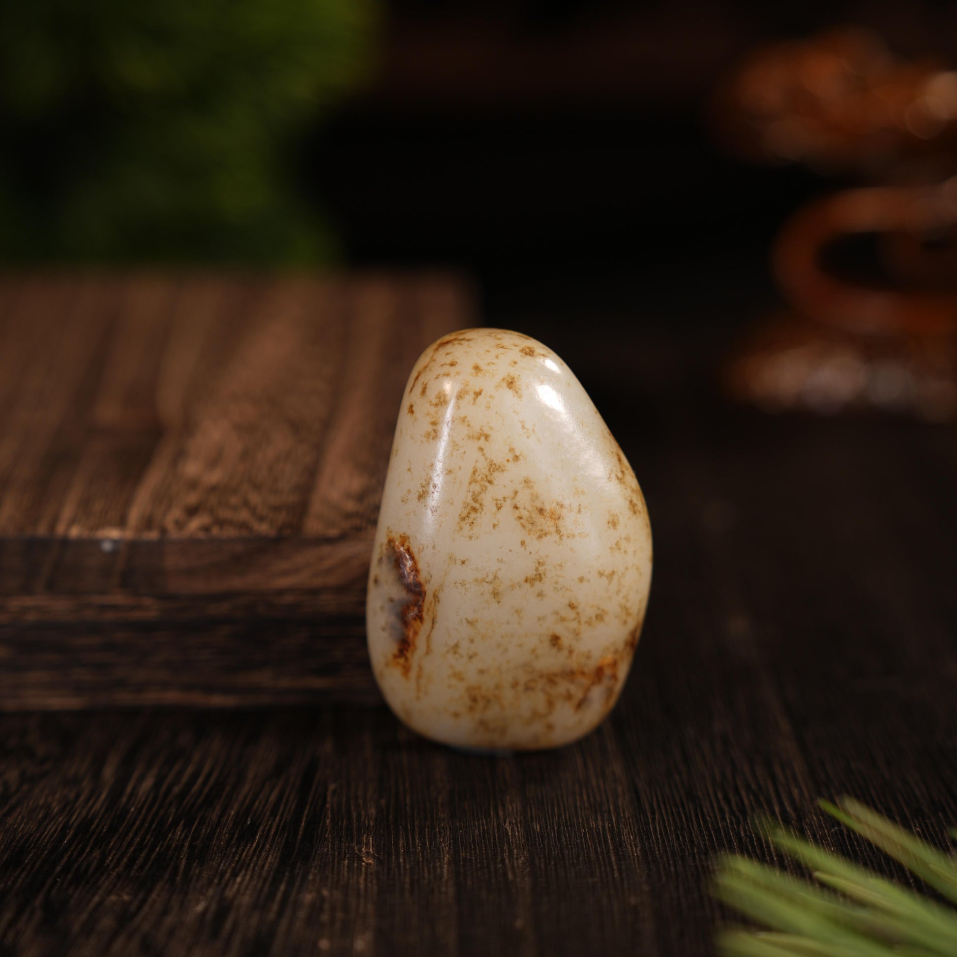 新疆和田玉“寒玉秋尘”白玉洒秋梨皮籽料（yc456766）