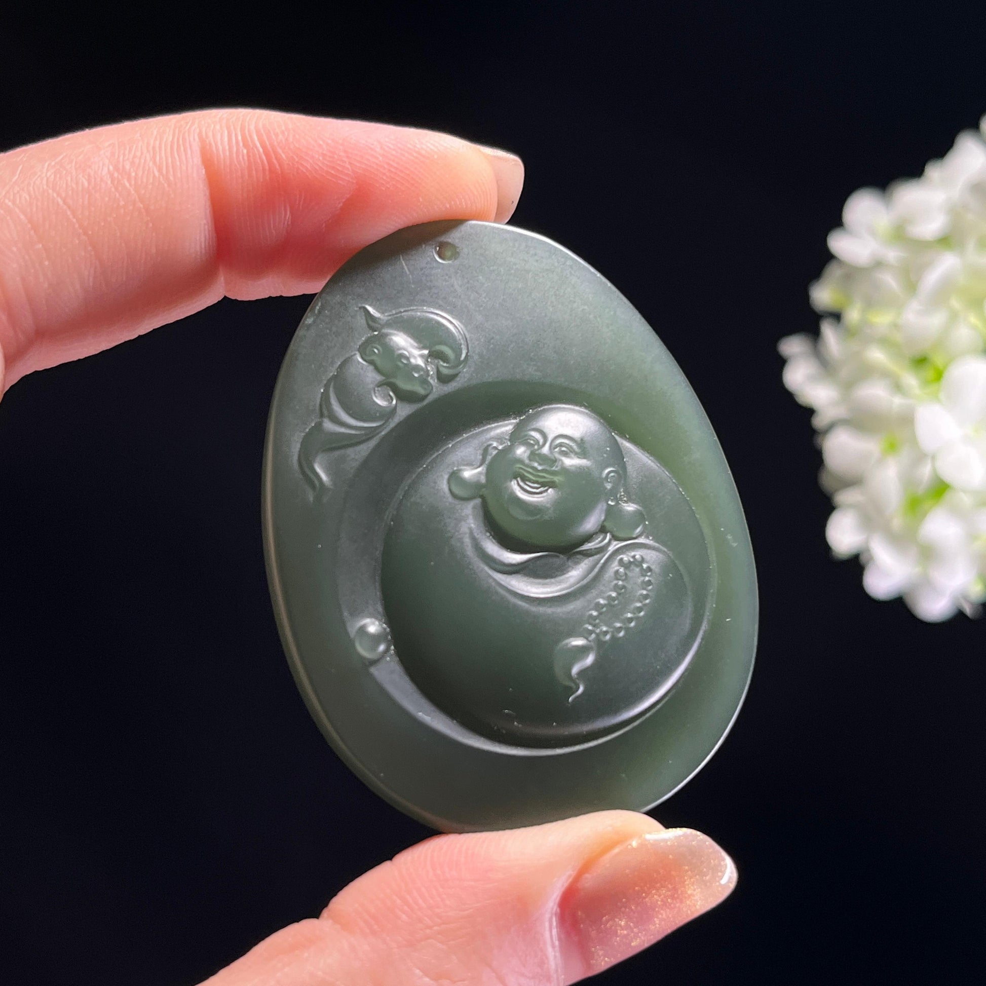 新疆天然和田玉青玉“笑纳福来”弥勒佛雕刻挂件（yc307270）