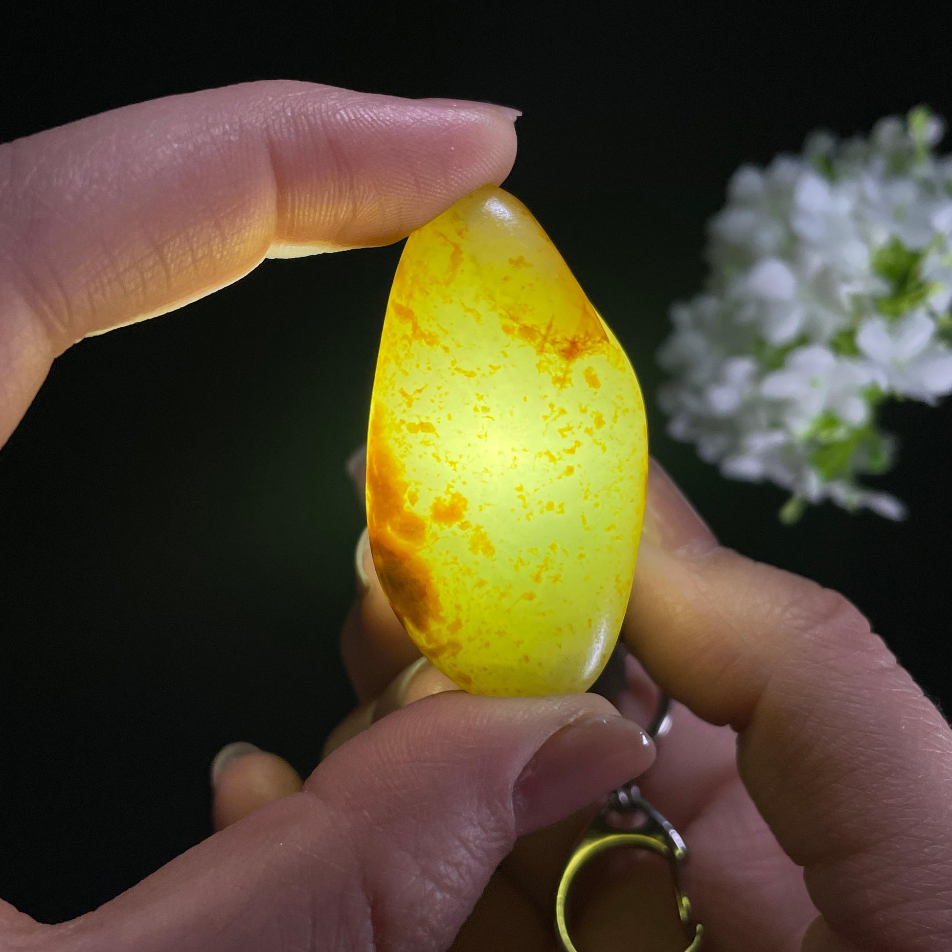 和田玉暖白种洒金皮“霞明玉映”籽料原石（yc284358）