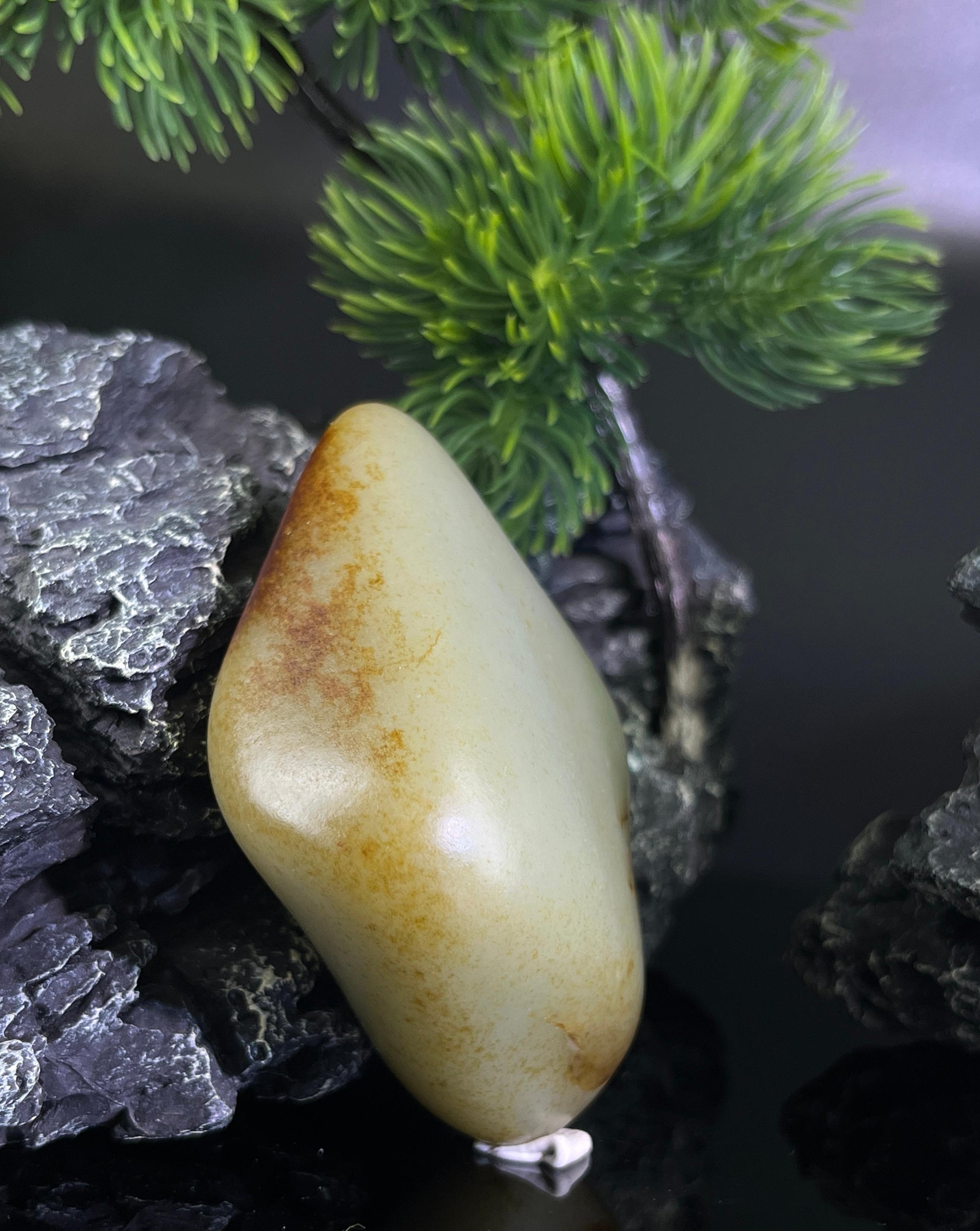 和田玉聚红皮籽料原石（yc212477）